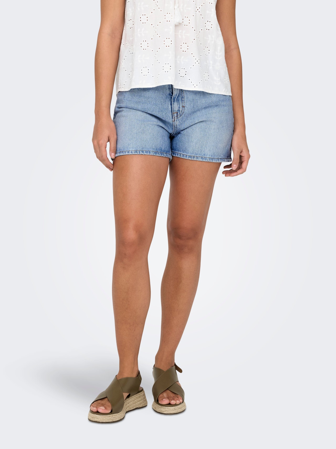ONLY Short denim shorts with high waist -Light Blue Denim - 15286886