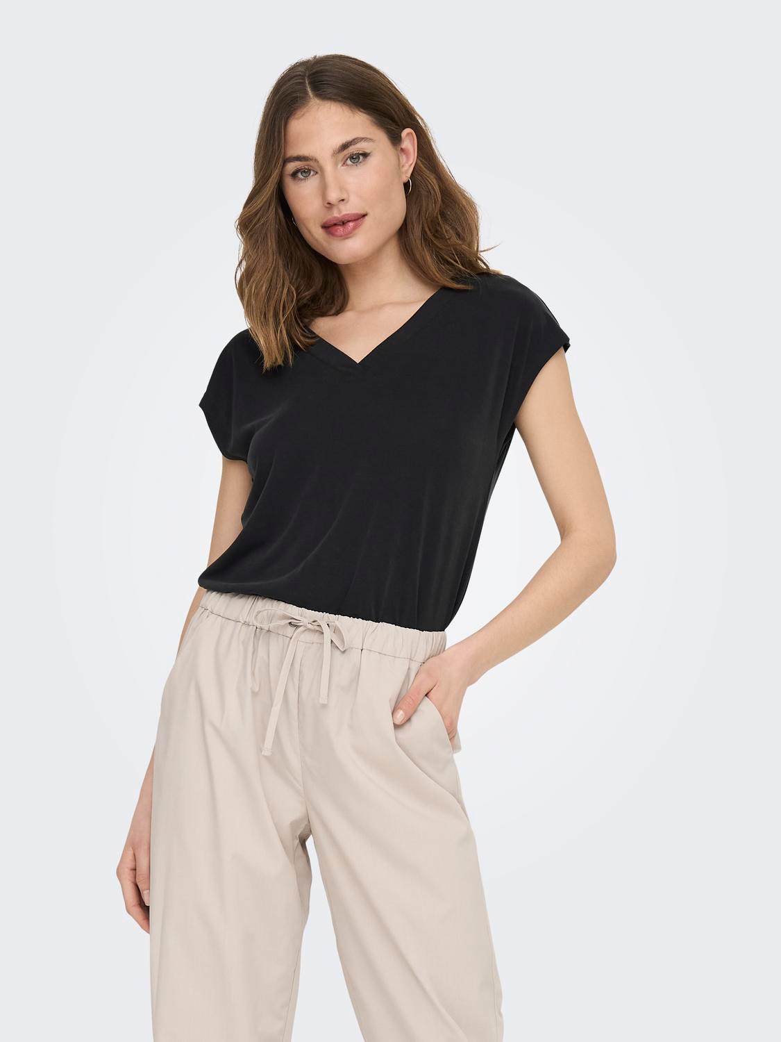 ONLY V-NECK TOP WITH SHORT SLEEVES  -Black - 15287041