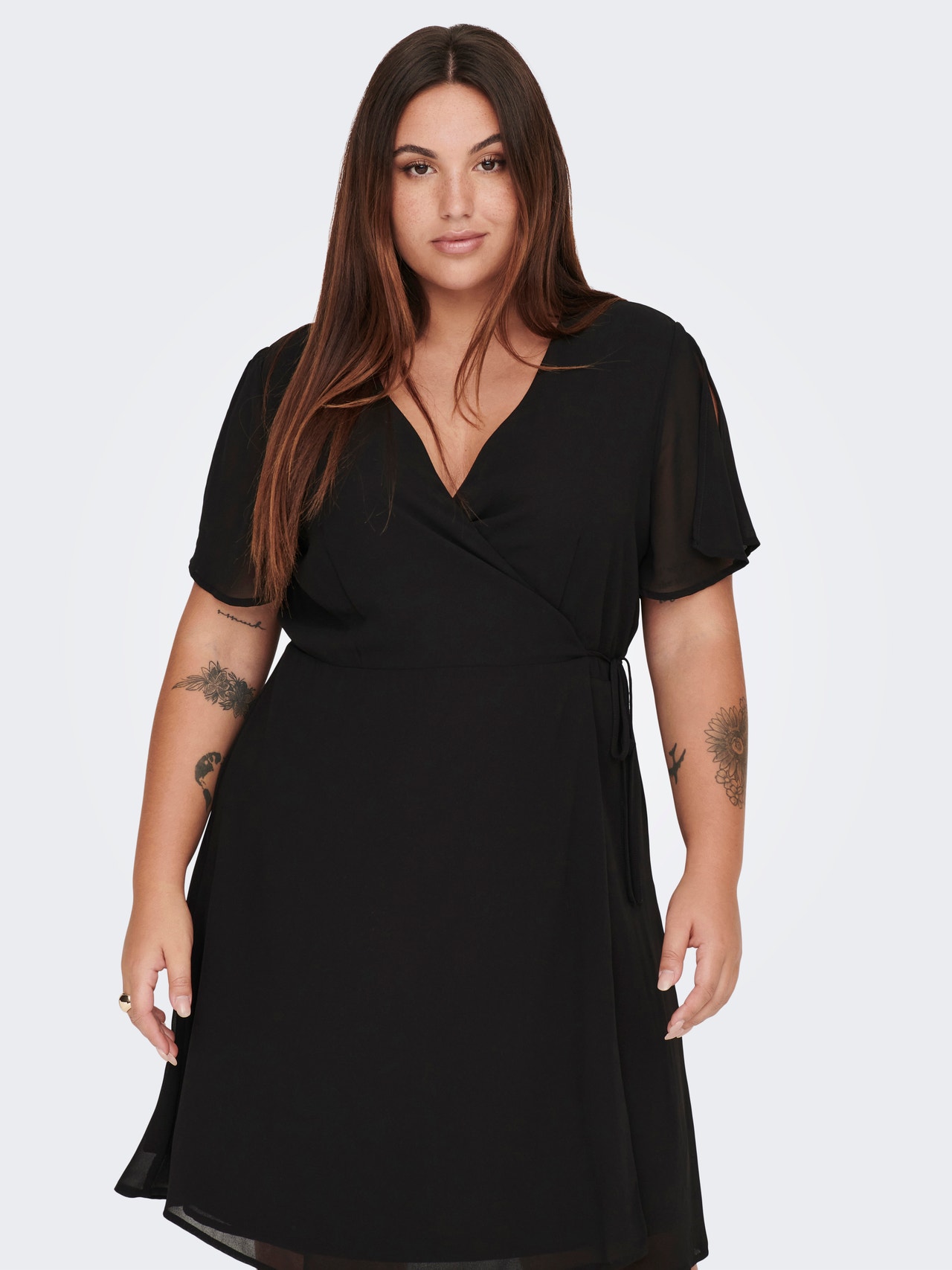 ONLY Normal geschnitten V-Ausschnitt Kurzes Kleid -Black - 15289282