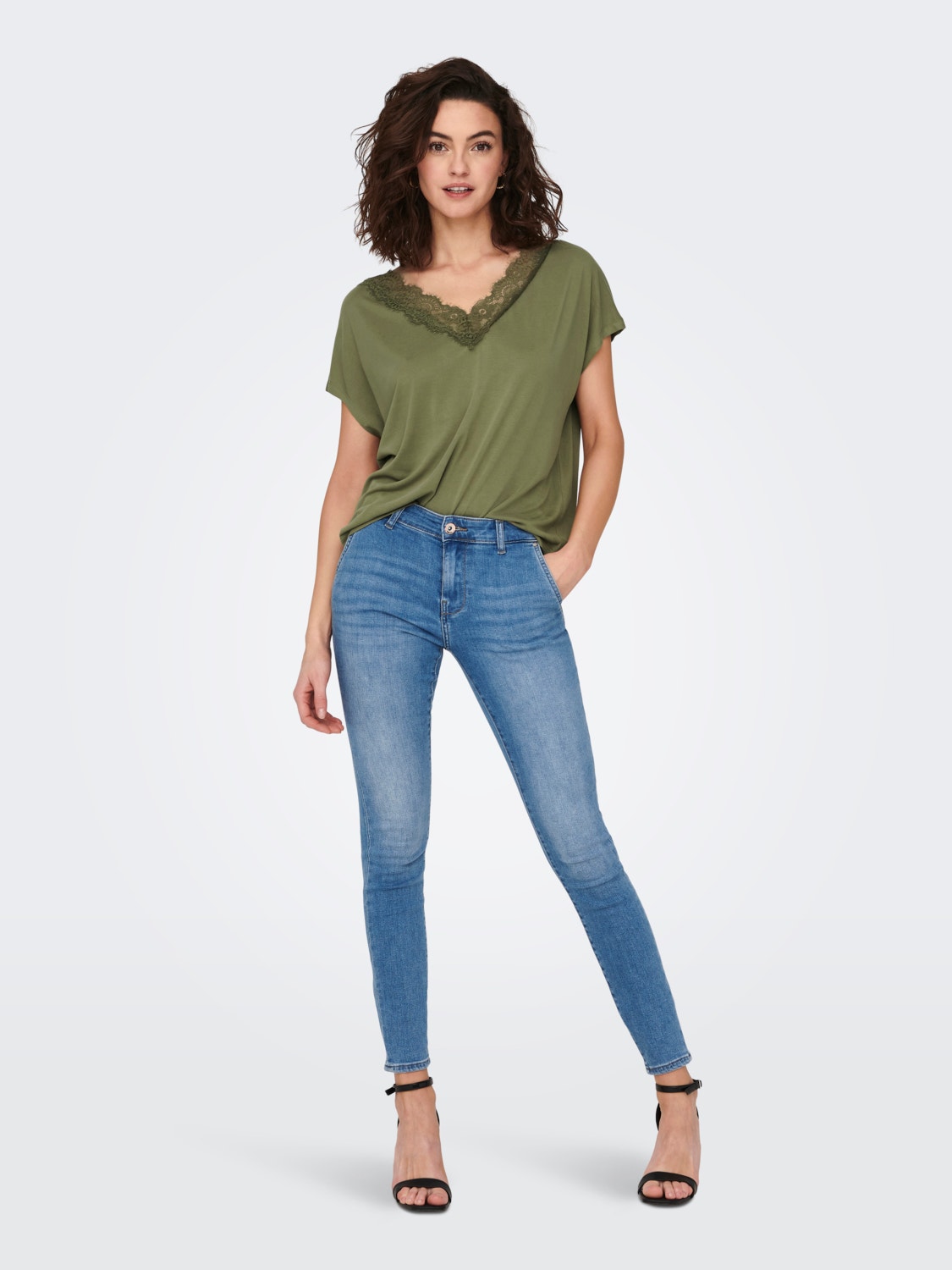 ONLY v-neck top with lace details -Martini Olive - 15289596