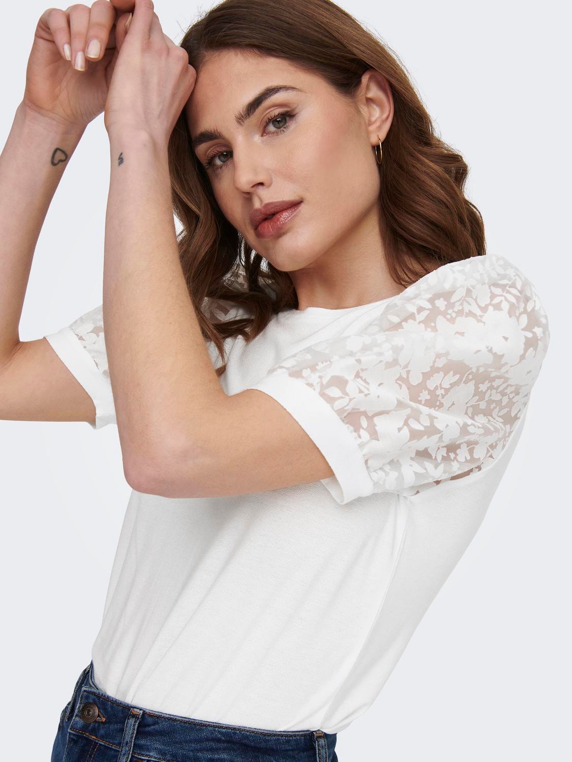 Volumen Top With Lace Sleeves, White