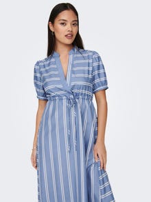 ONLY Normal geschnitten V-Ausschnitt Kurzes Kleid -Della Robbia Blue - 15290563