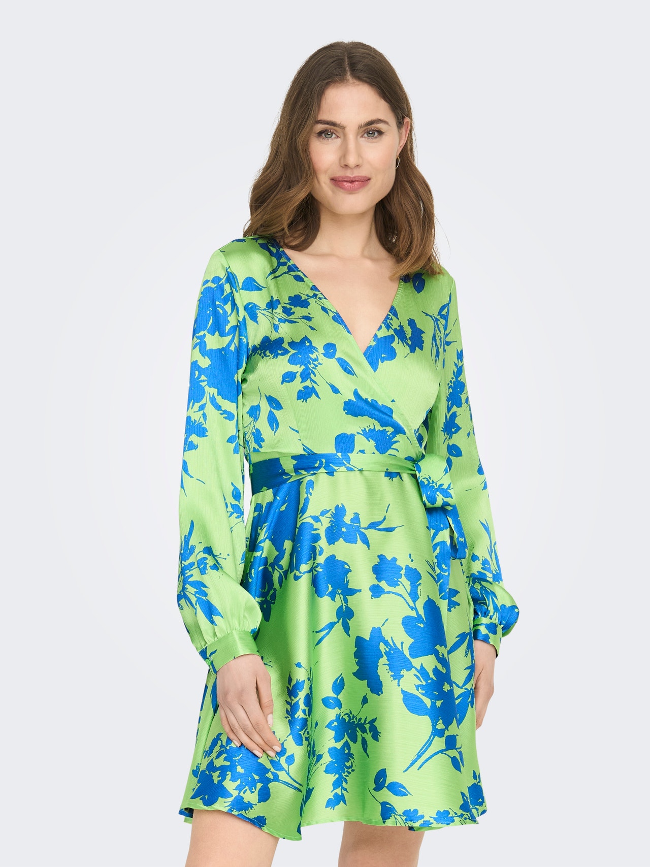ONLY Normal geschnitten V-Ausschnitt Kurzes Kleid -Summer Green - 15292716
