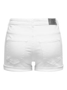 ONLY Enger Schnitt Mittlere Taille Offener Saum Shorts -White - 15293951