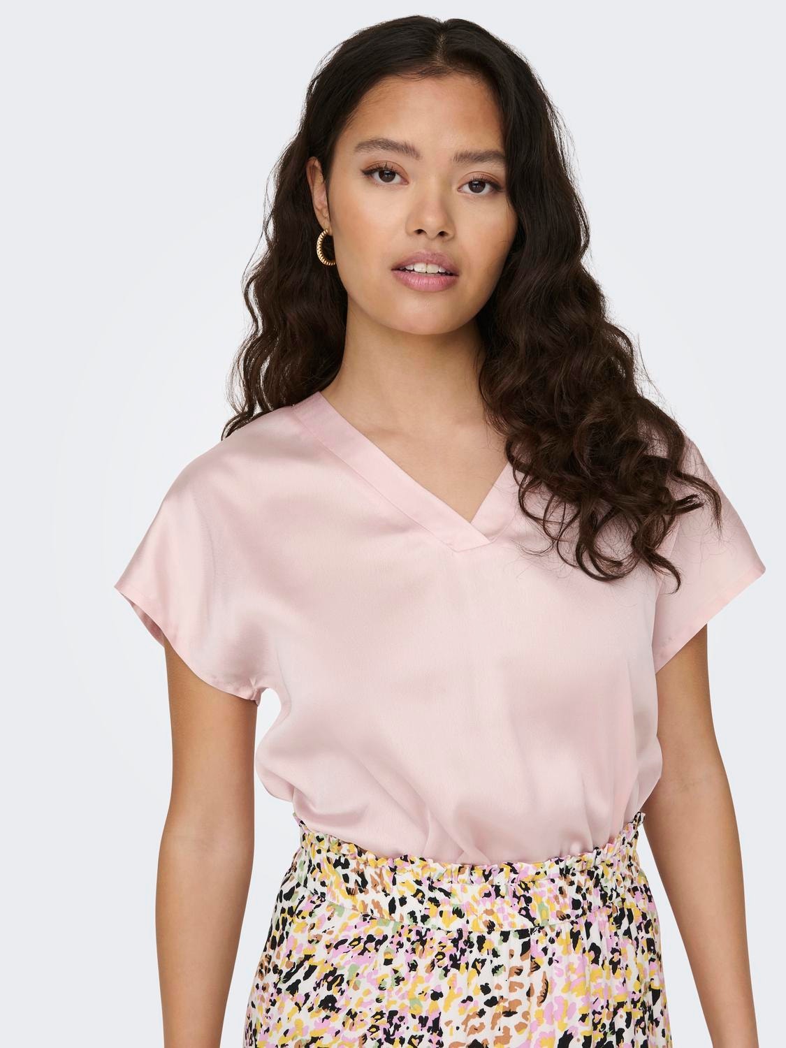 ONLY V-neck sateen top -Peach Whip - 15294053