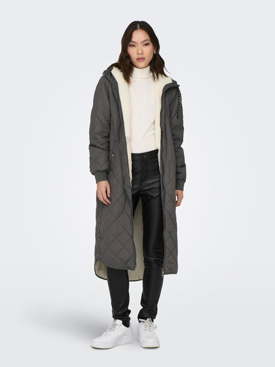 Long quilted coat | Dark Grey | ONLY®