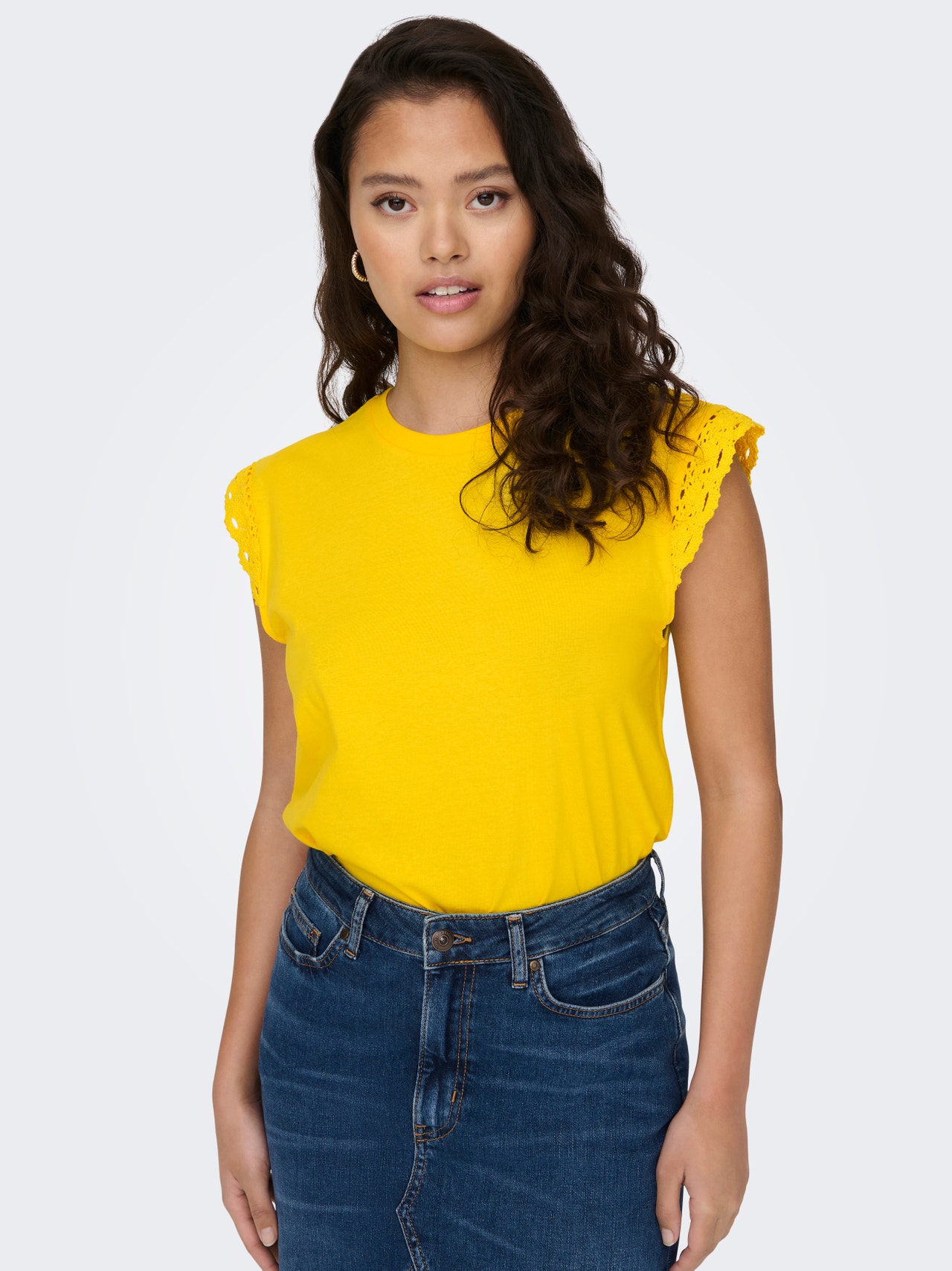 ONLY O-neck top with lace detail -Dandelion - 15295600