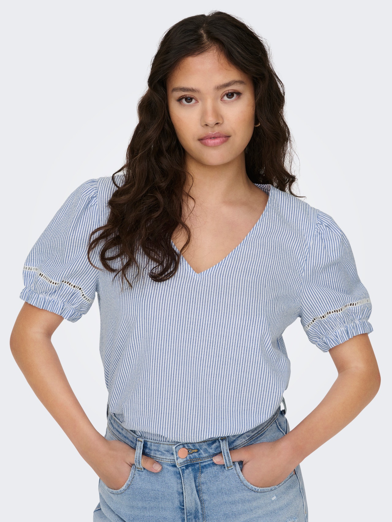ONLY V-neck top with puff sleeves -Provence - 15295645