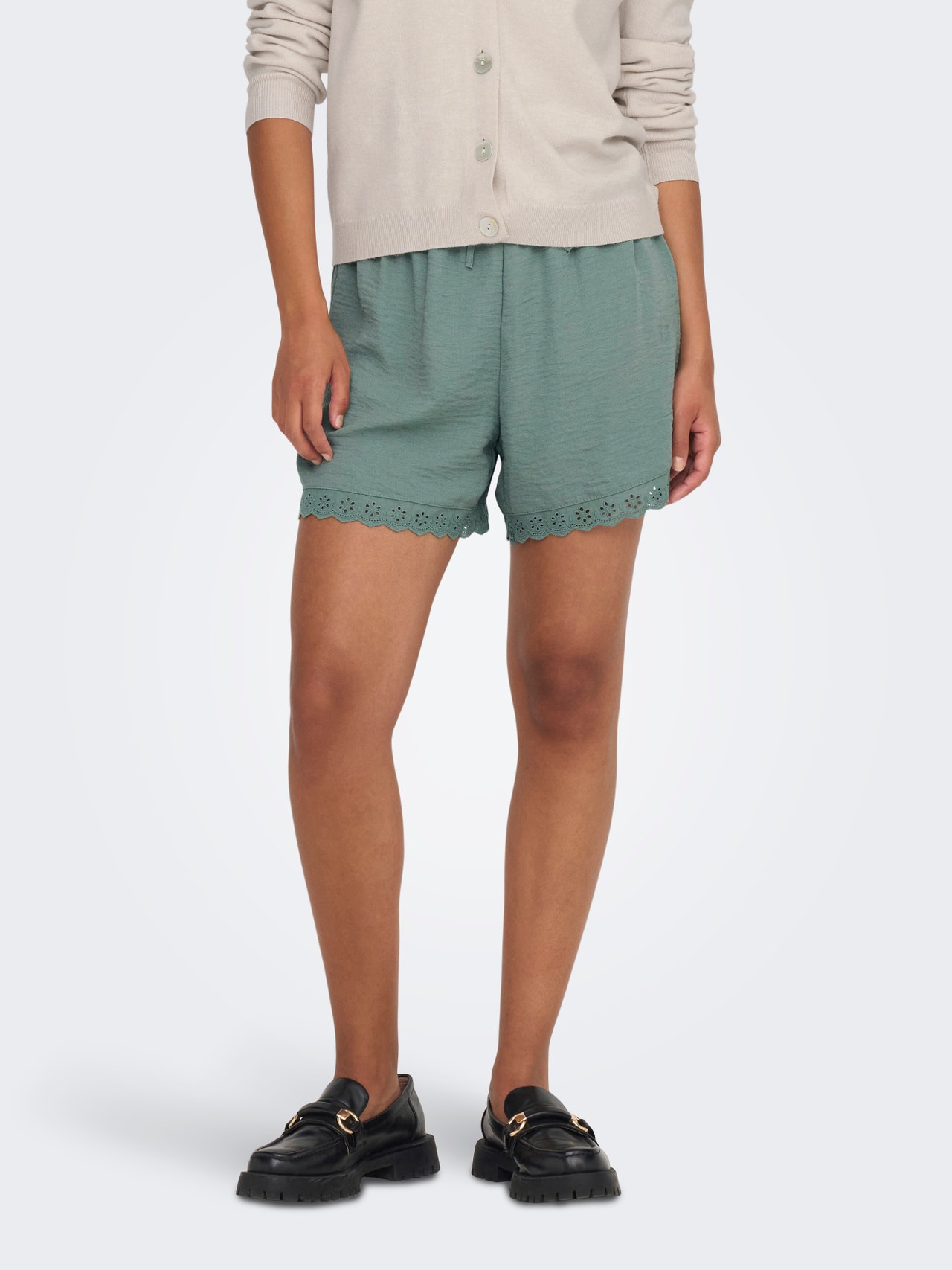 ONLY Shorts With Lace Edge -Chinois Green - 15295675
