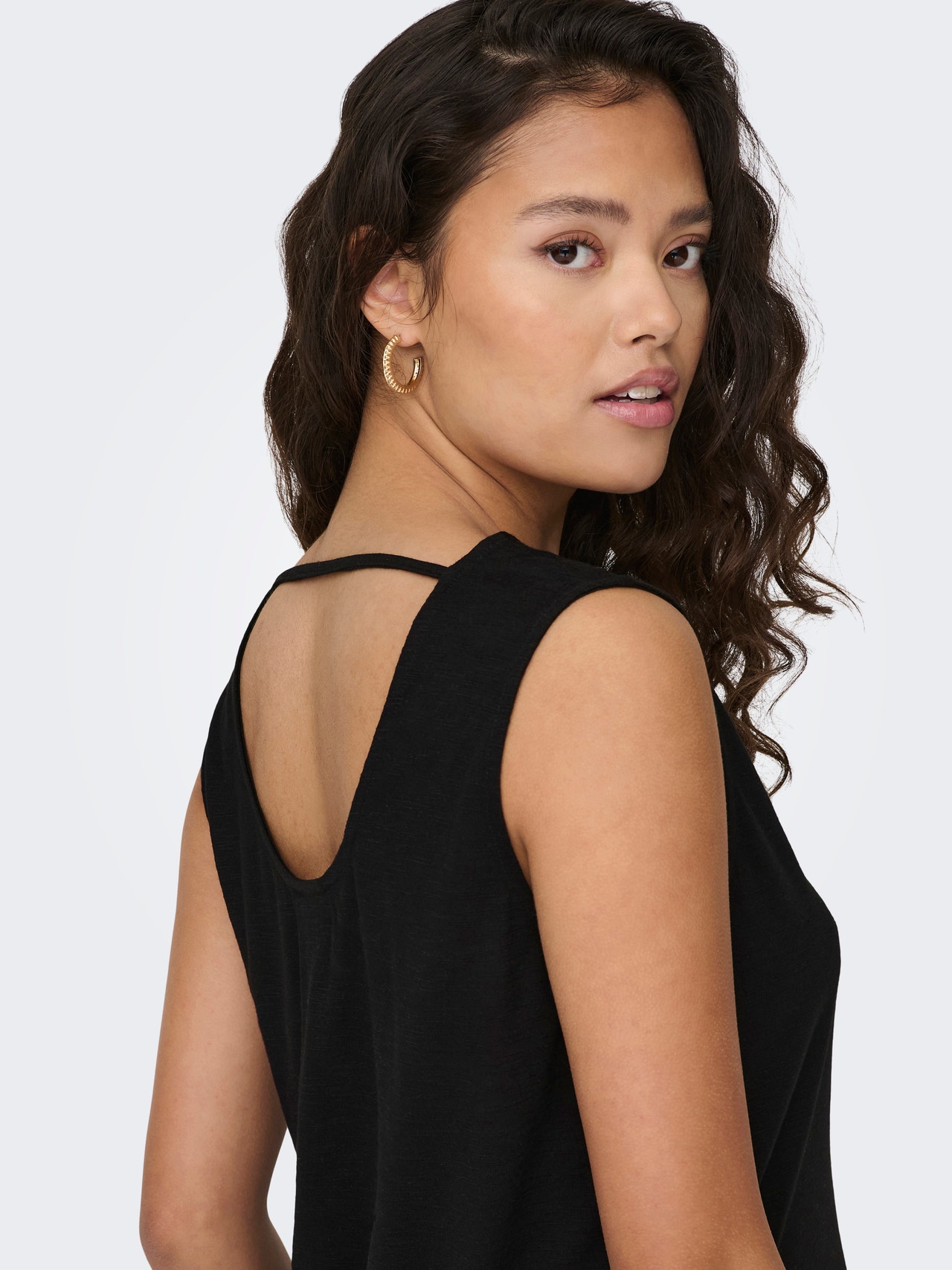 ONLY Sleeveless o-neck top with lace detail -Black - 15296246