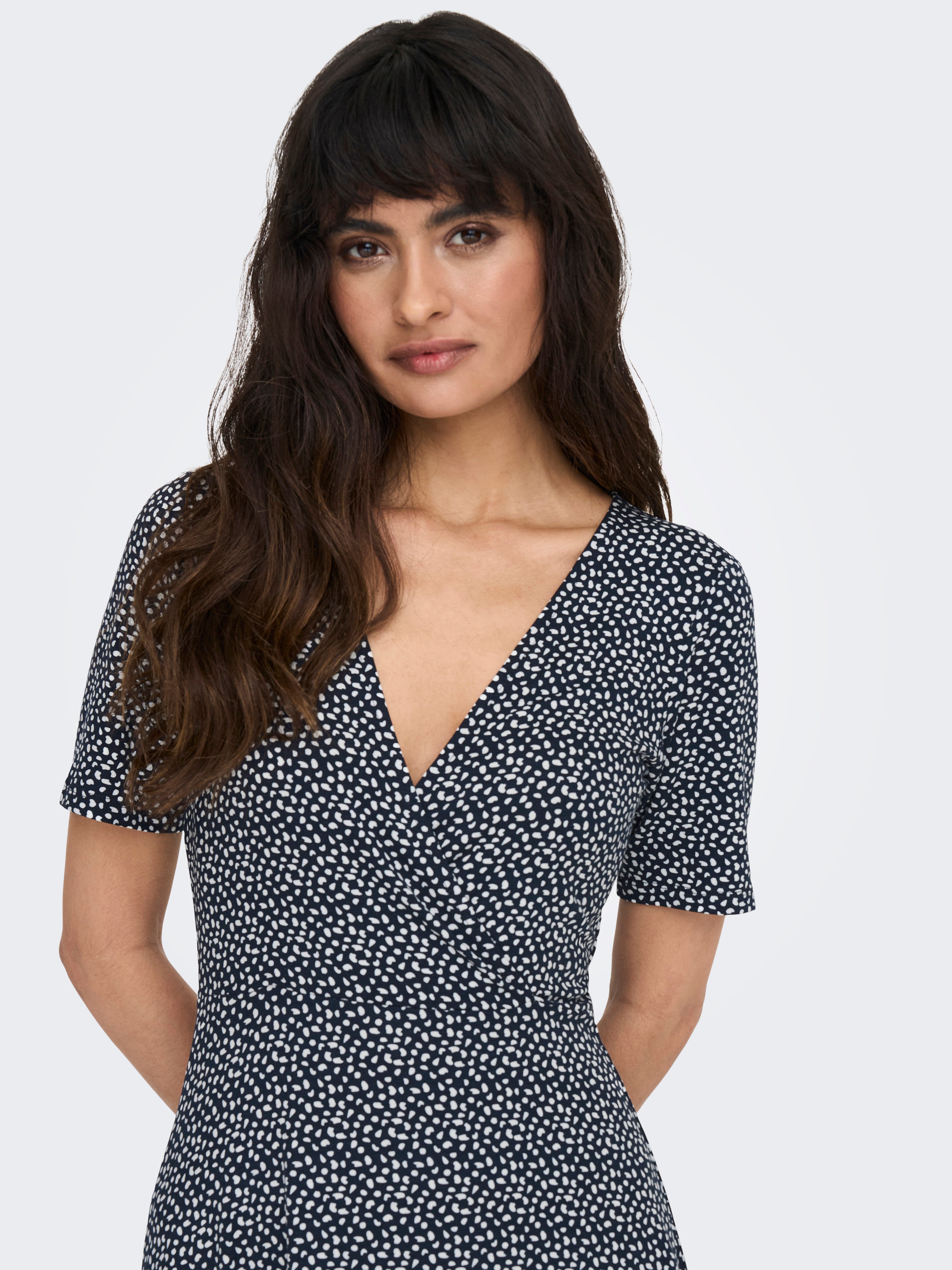 Robe courte Regular Fit Col en V with 20% discount! | ONLY®