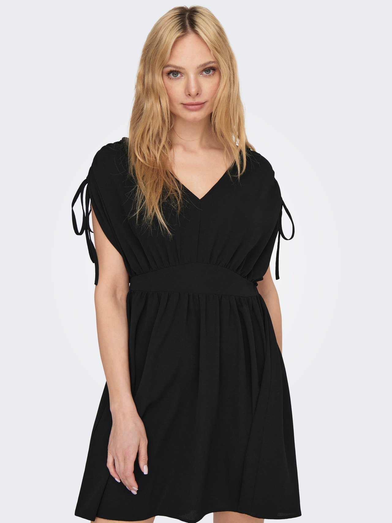 ONLY Regular Fit V-Neck Short dress -Black - 15298037