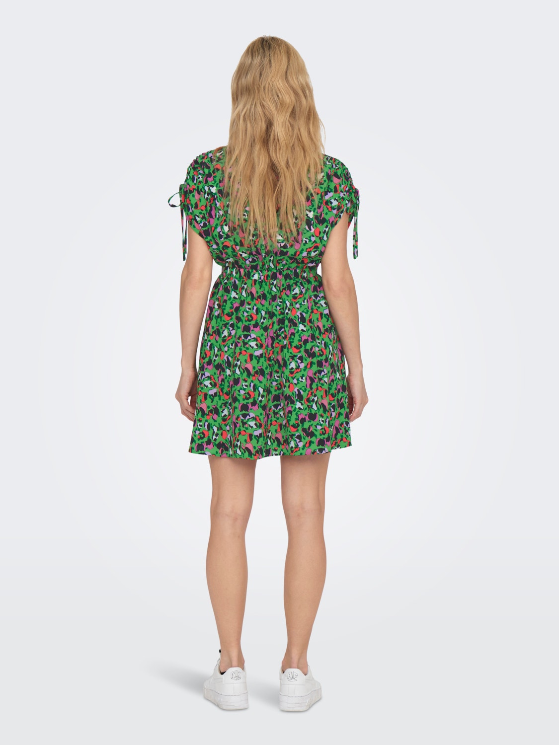 ONLY Regular Fit V-hals Kort kjole -Kelly Green - 15298038