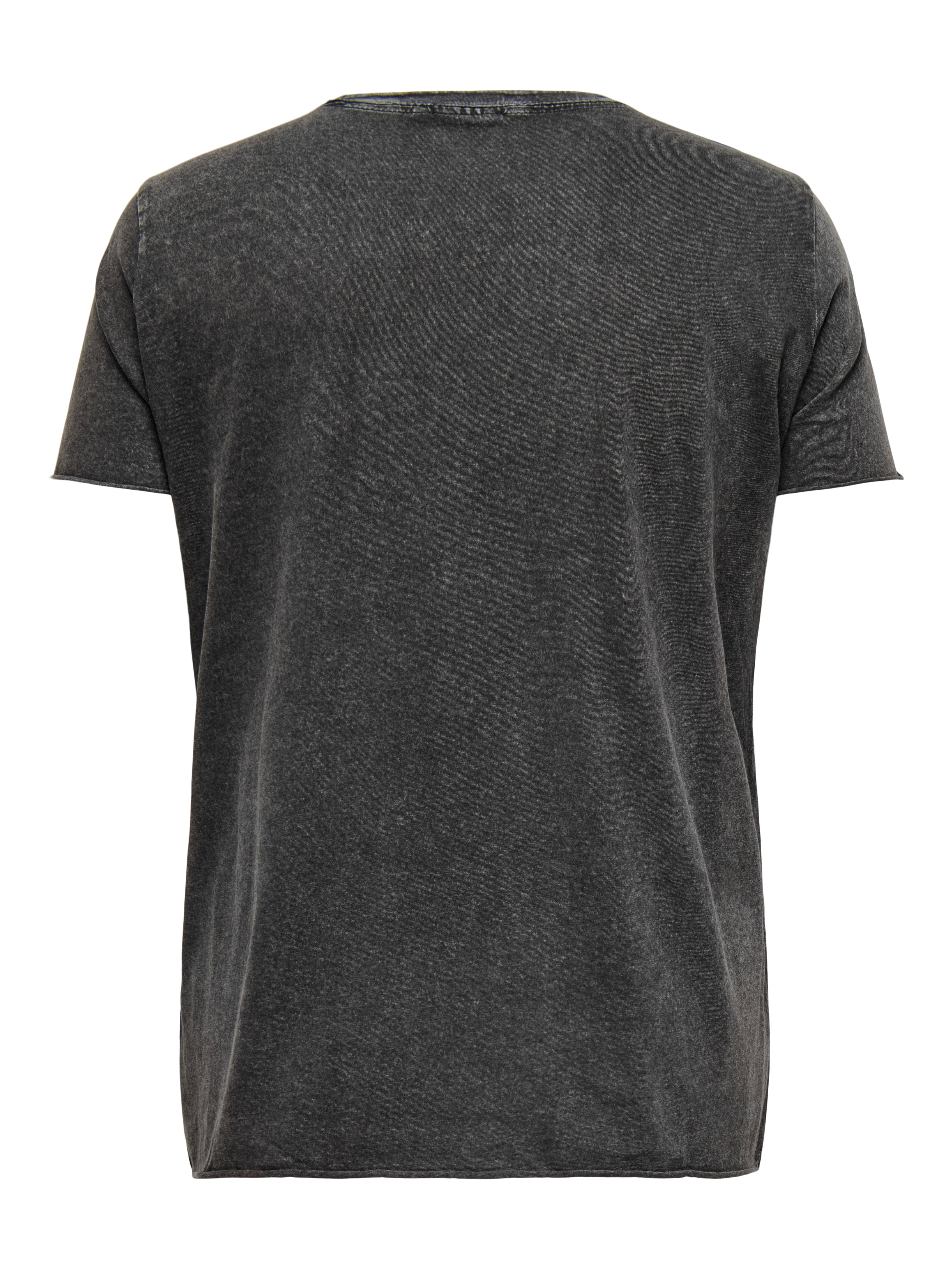 Thumbnail - Carlucy T-shirt