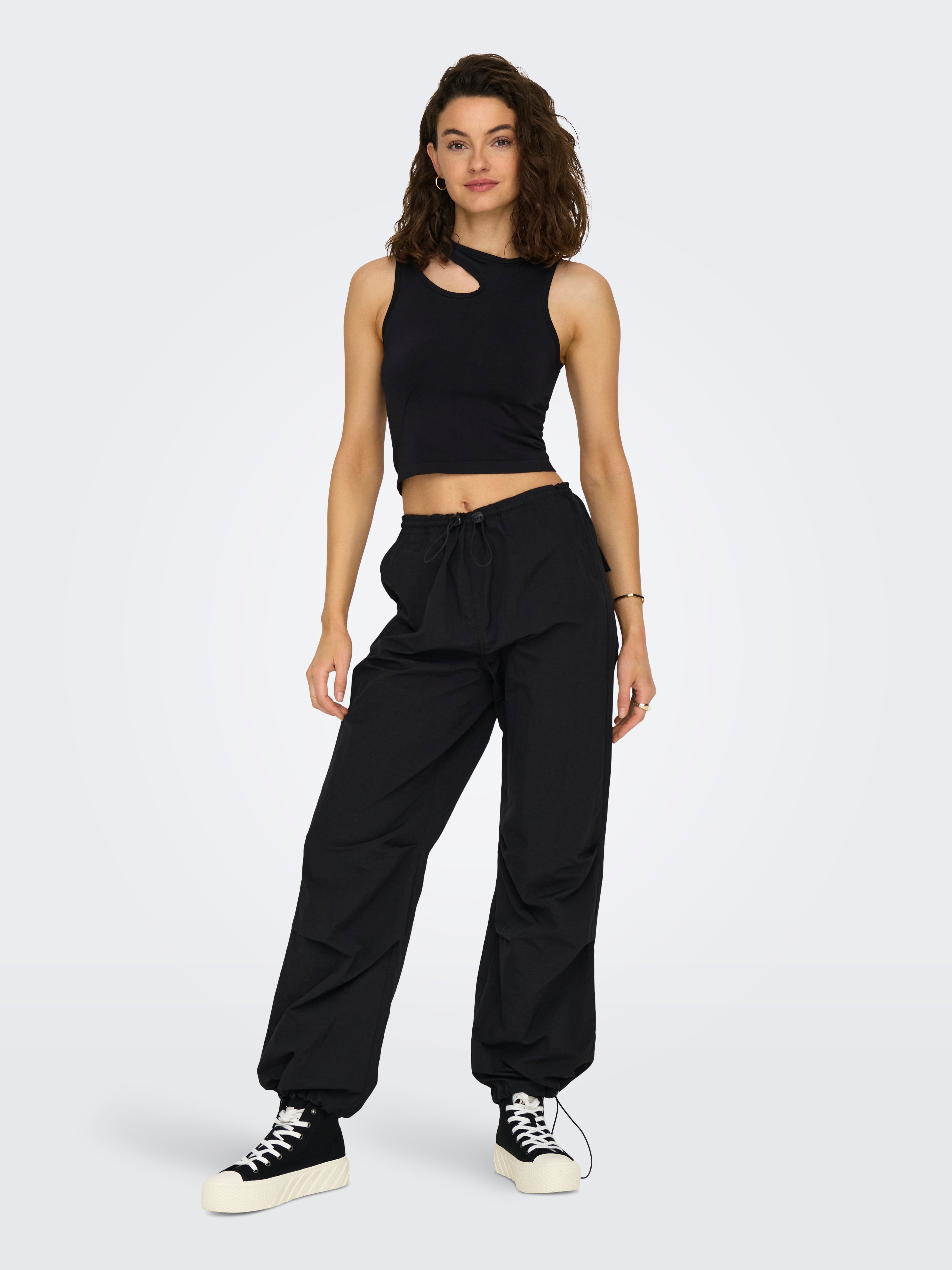 40% Rabatt auf ONLECHO Mittlere Taille Gerade geschnitten Hose | ONLY®