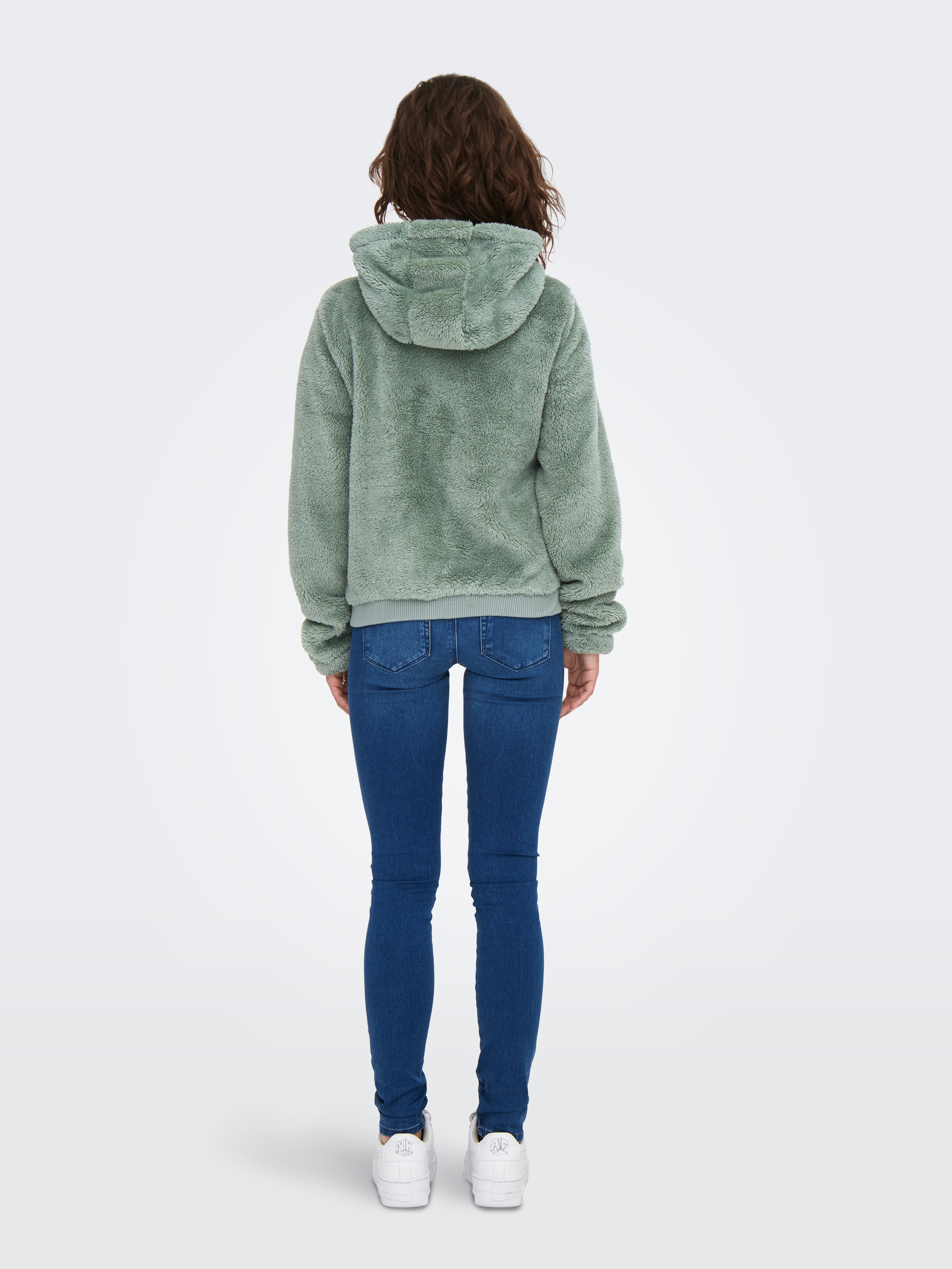 HOODIE SHERPA CROP – Undërworld HOODIE SHERPA CROP – Undërworld