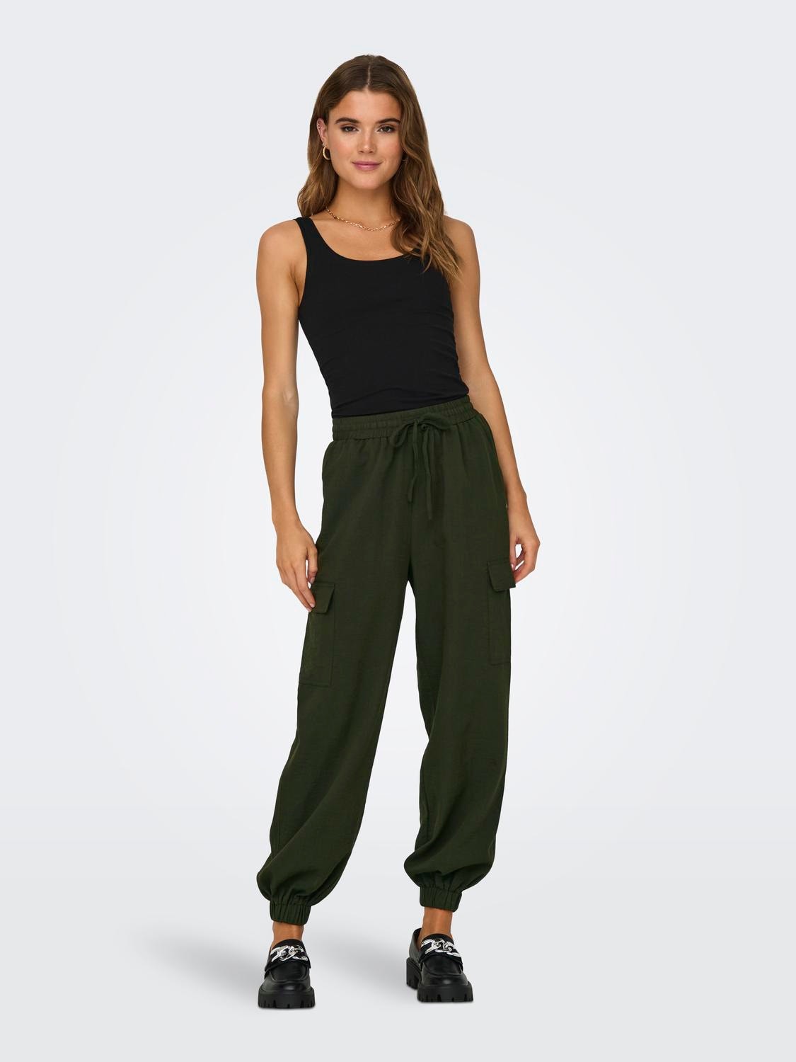 ONLY Pantalons cargo Regular Fit Taille haute Manches volumineuses -Forest Night - 15301008