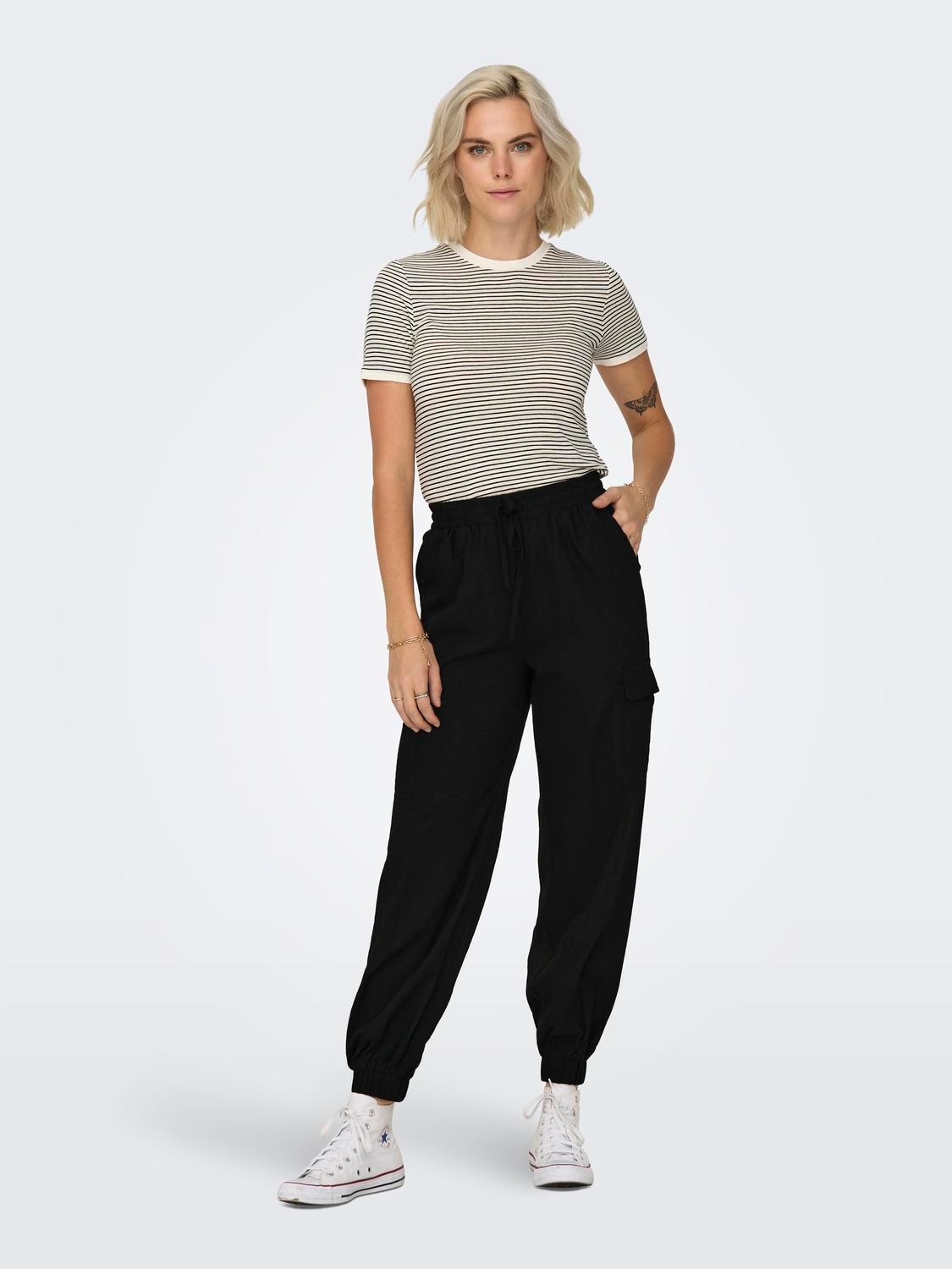 ONLY Cargo trousers with high waist -Black - 15301008