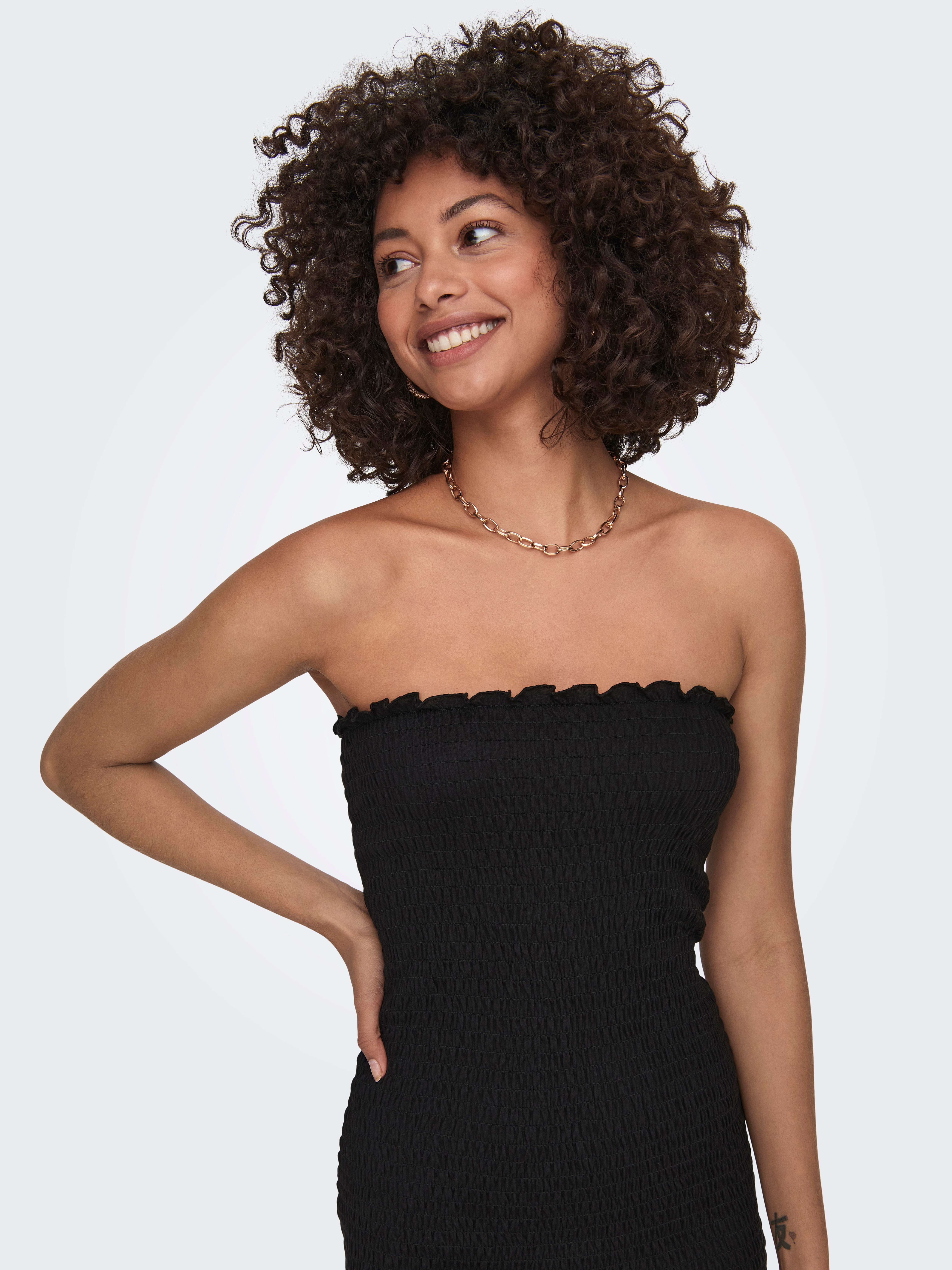 Vestido negro corto online strapless