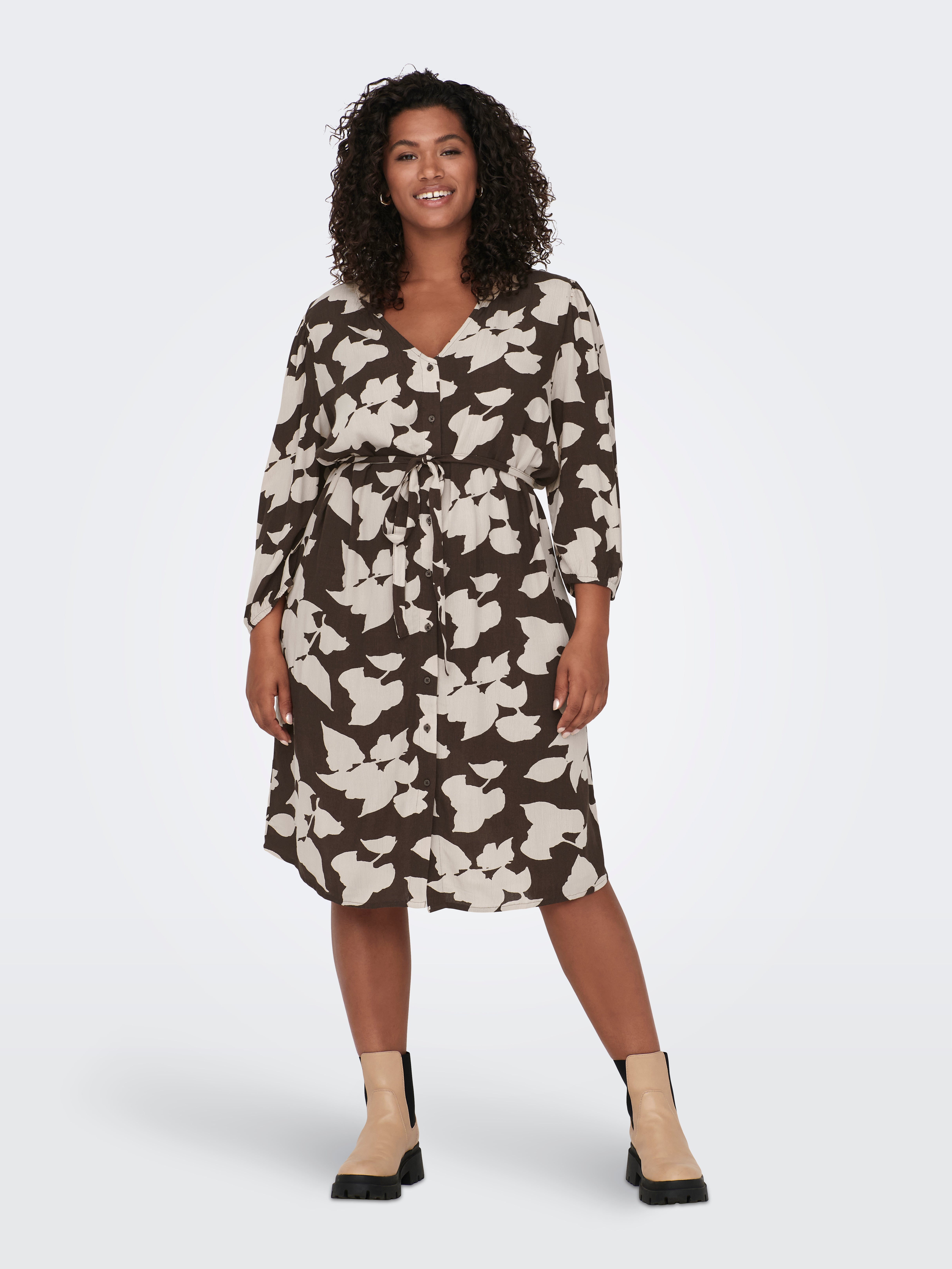 Robe midi Regular Fit Col en V with 20 discount ONLY