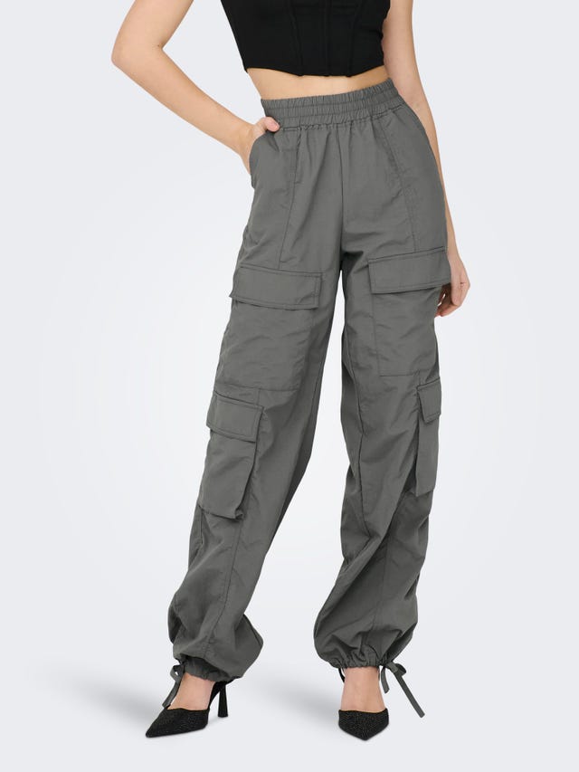 ONLY Mid waist CARGO PARACHUTE PANT - 15302732