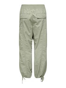 ONLY Mid waist CARGO PARACHUTE PANT -Seagrass - 15302732