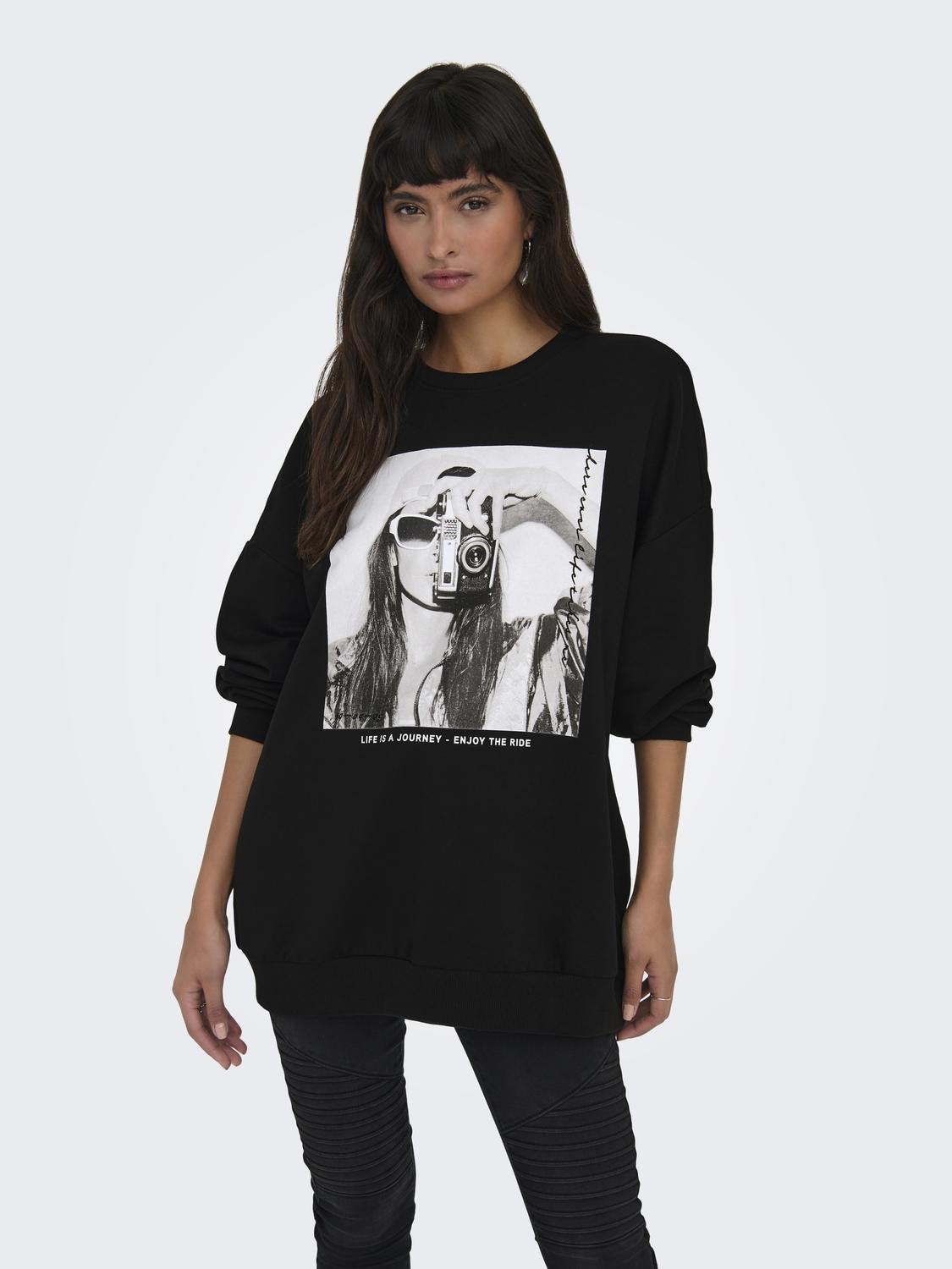 o-neck sweatshirt with print | Black | ONLY®