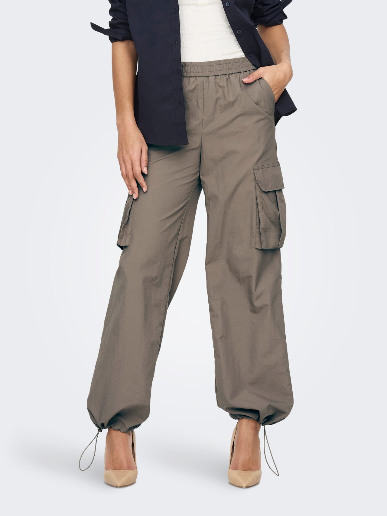 ONLY Cargo trousers with mid waist -Walnut - 15304585
