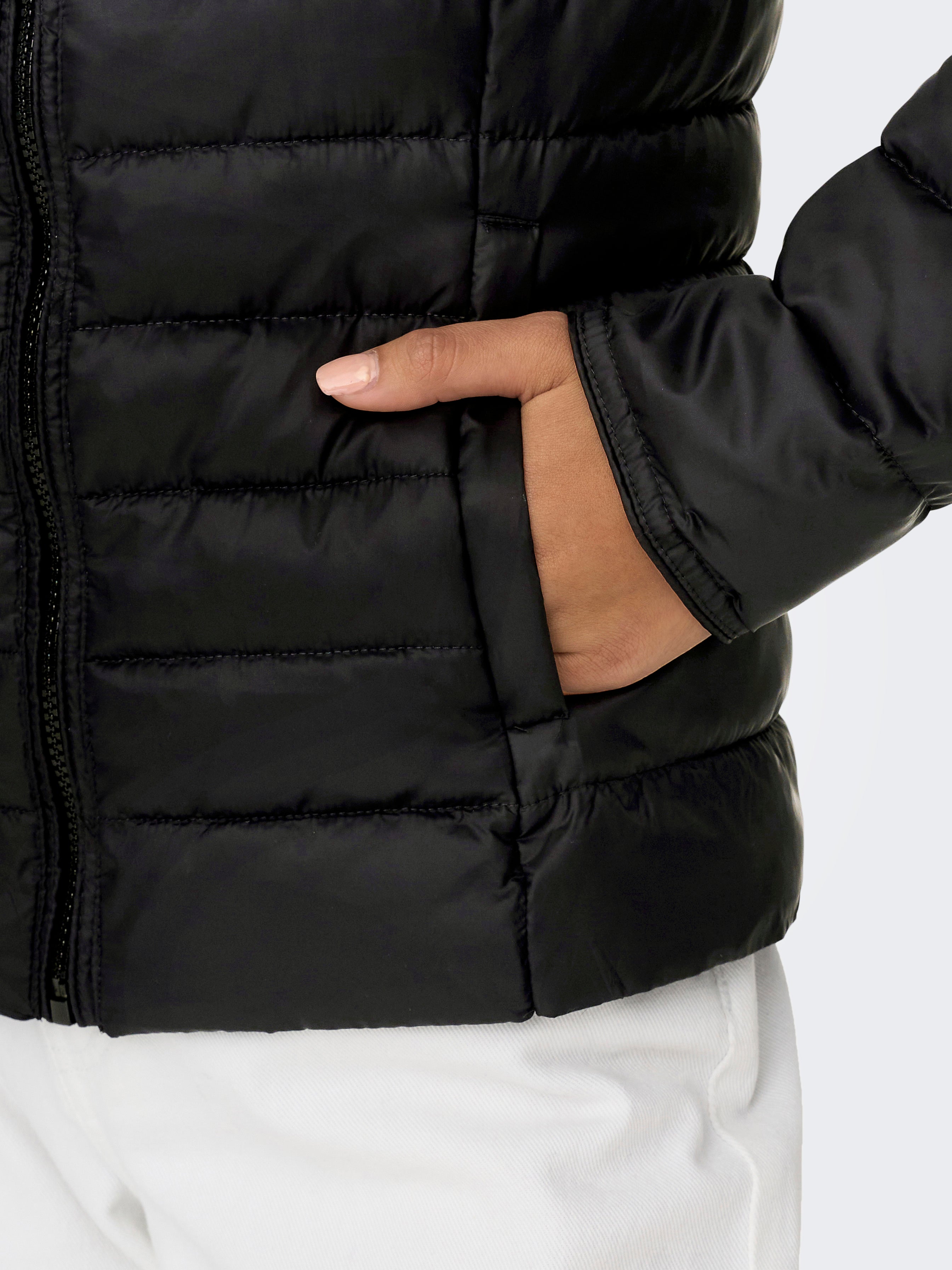 ONLNEWTAHOE Quilted jacket | Black | ONLY® 