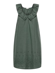 ONLY Normal geschnitten V-Ausschnitt Kurzes Kleid -Balsam Green - 15312388