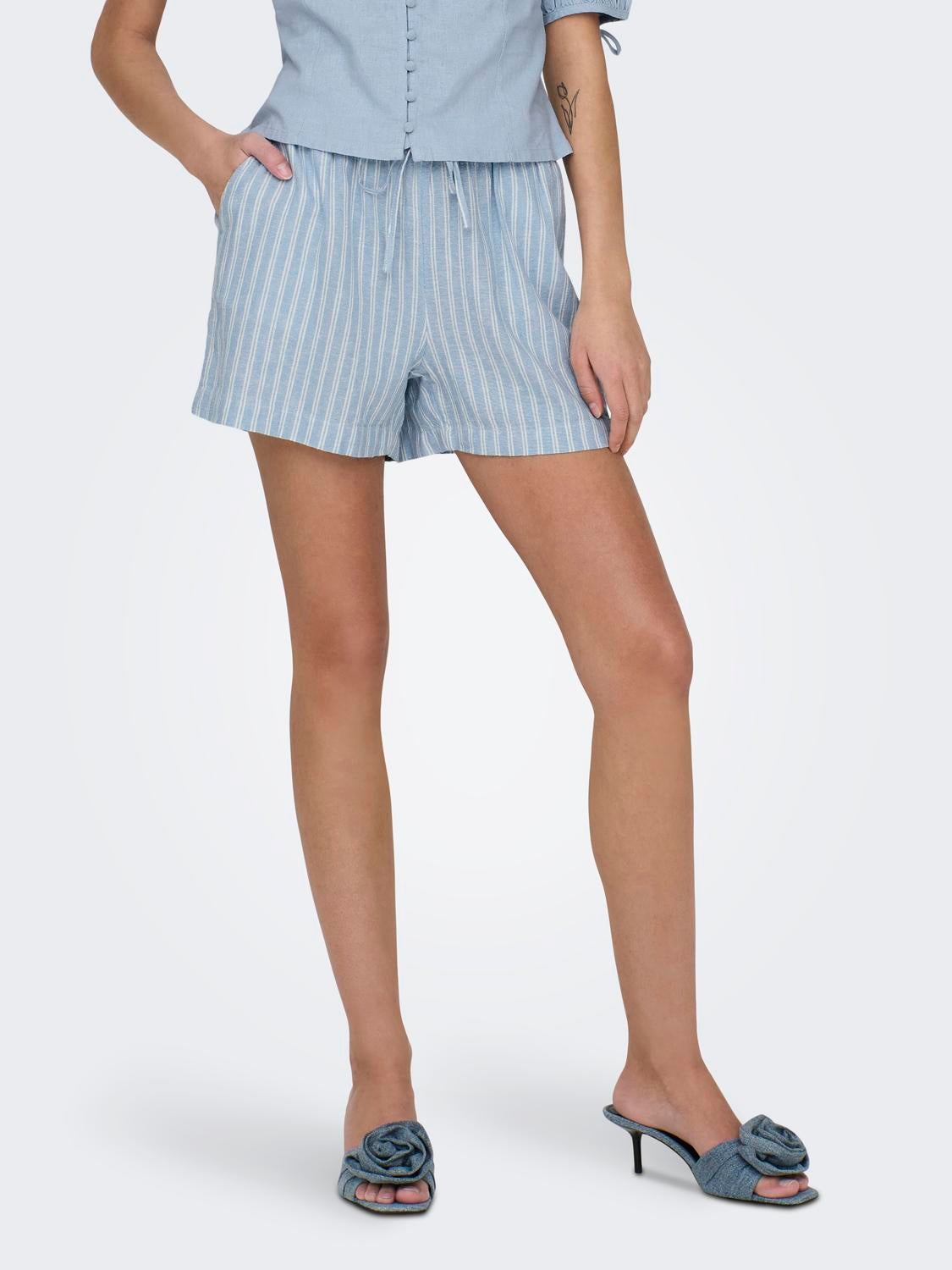 Onlcaro Mittlere Taille Normal Geschnitten Shorts