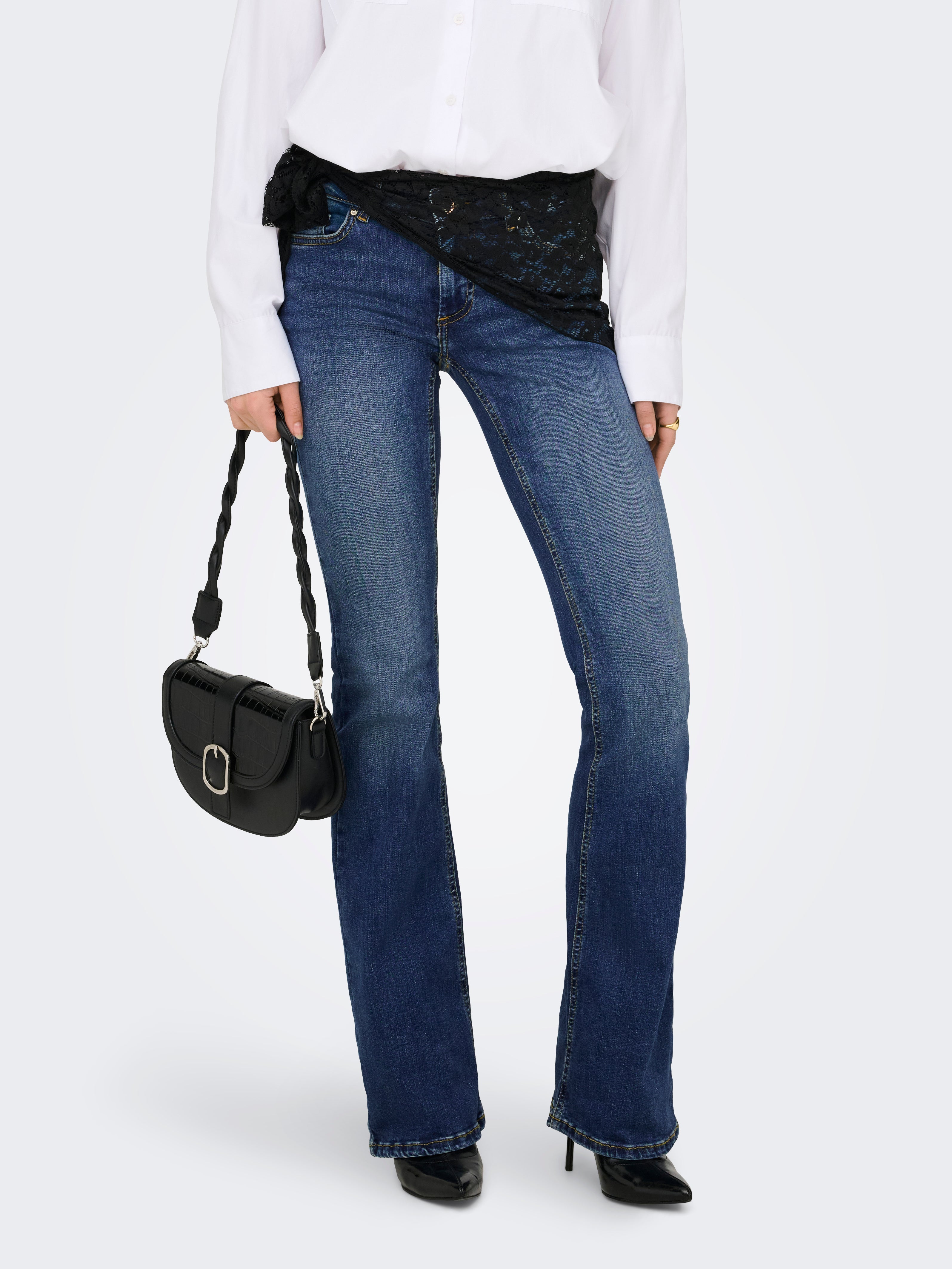 ONLBLUSH Niedrige Taille Ausgestellt Jeans | Mittelblau | ONLY® 