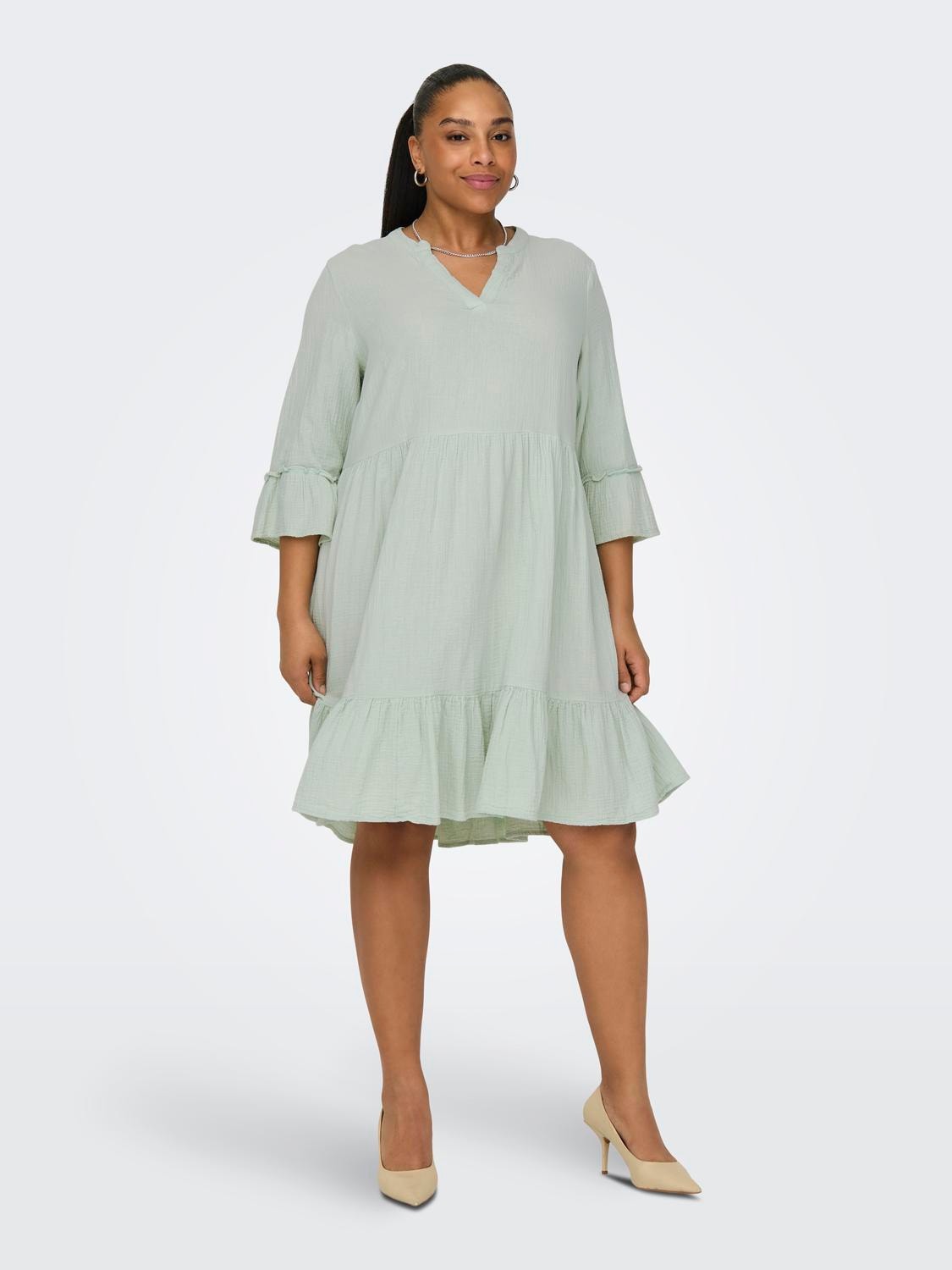 ONLY Regular Fit Splitthals Curve Kort kjole -Subtle Green - 15316132