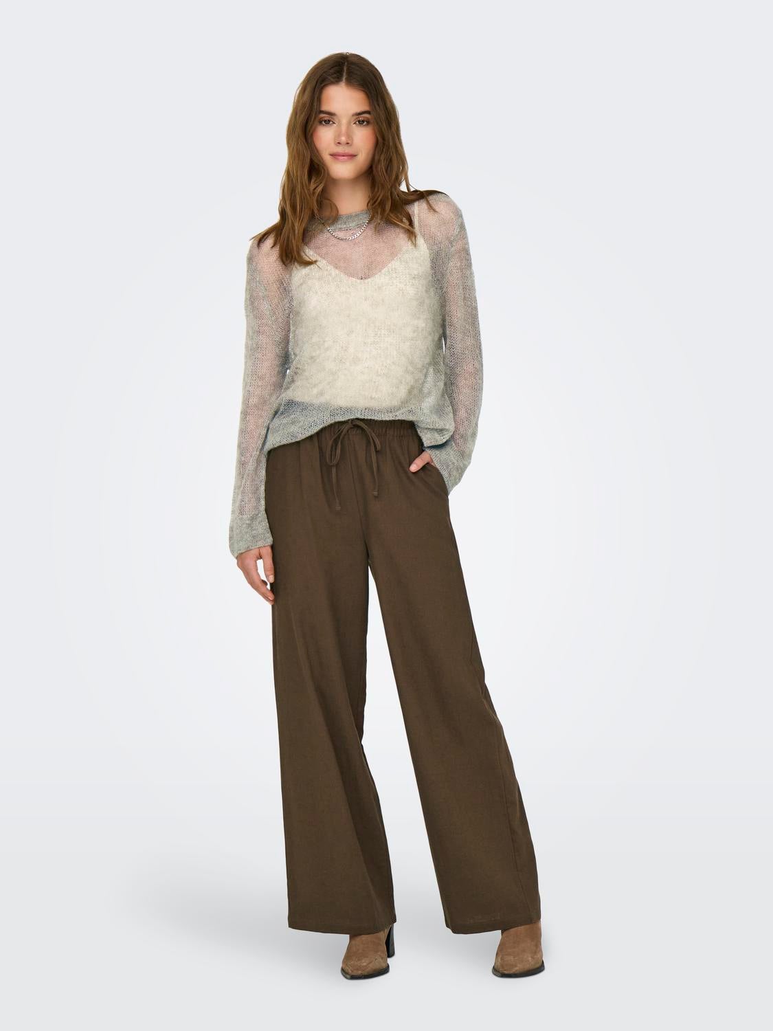 Classic trousers with high waist