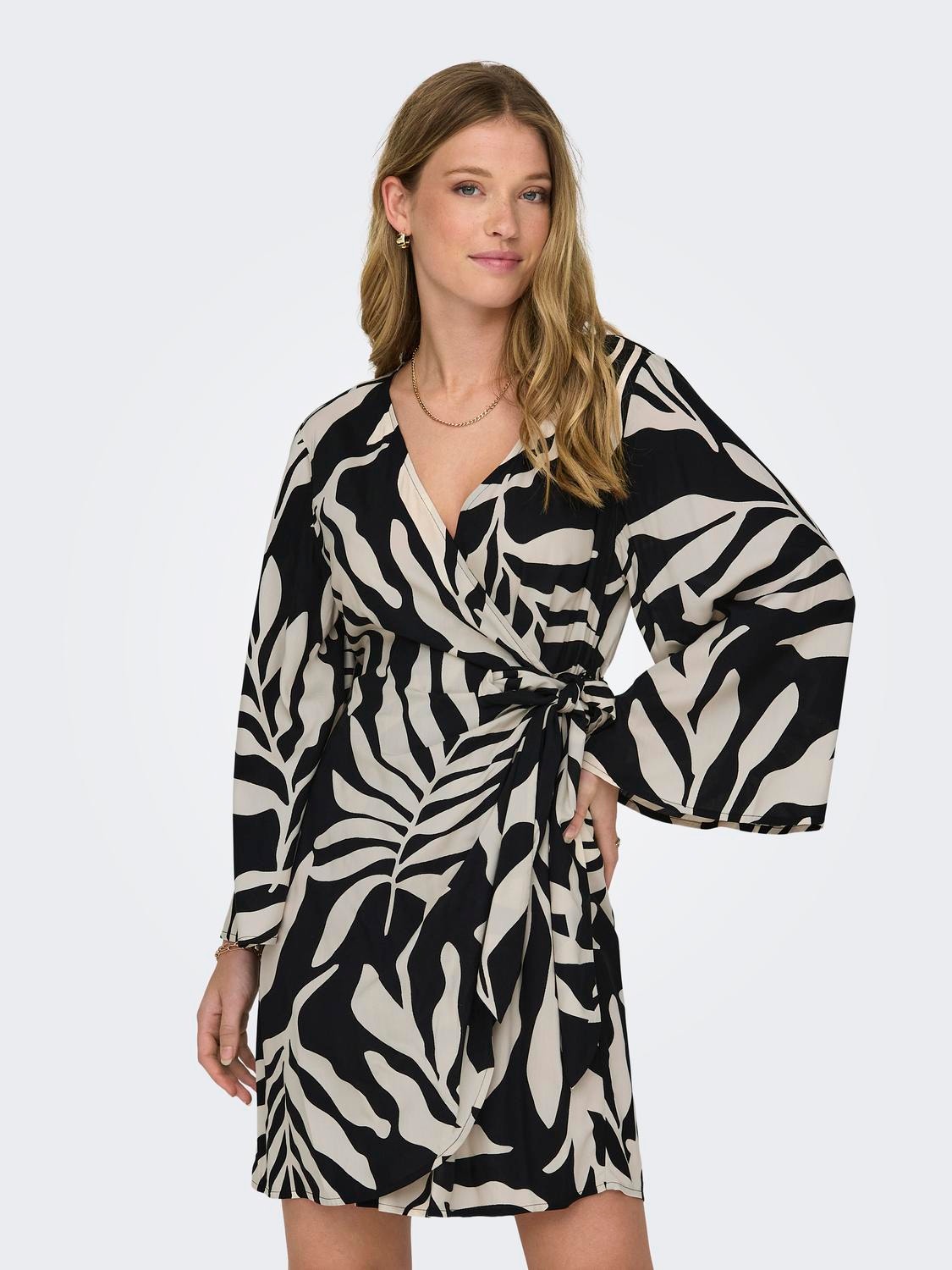 ONLY Midi v-neck dress with pattern  -Black - 15321349