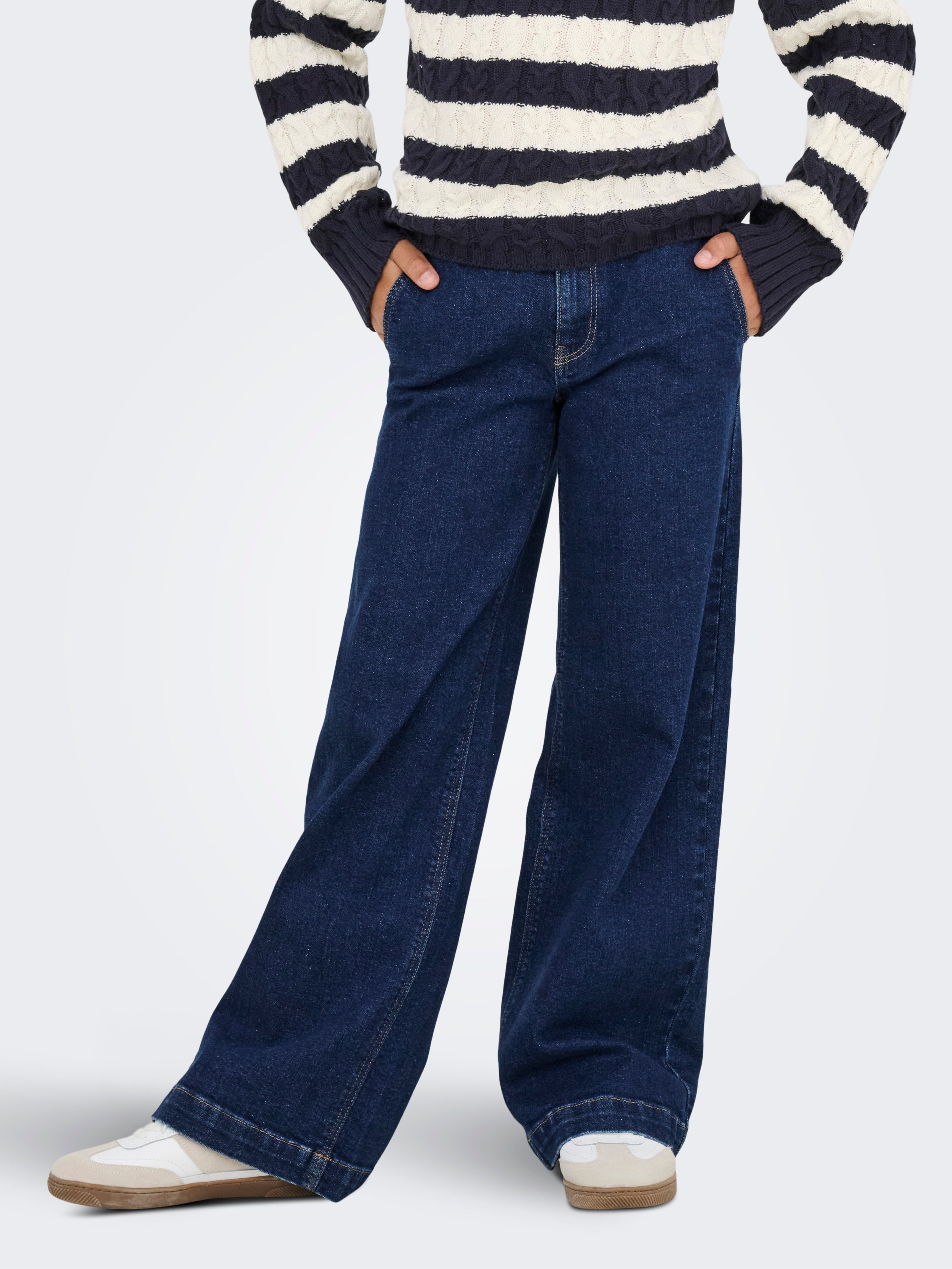 Kognew Weiter Beinschnitt Jeans