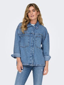 ONLY Chemise en denim Regular Fit Col chemise Poignets boutonnés Épaules tombantes -Light Blue Denim - 15324363