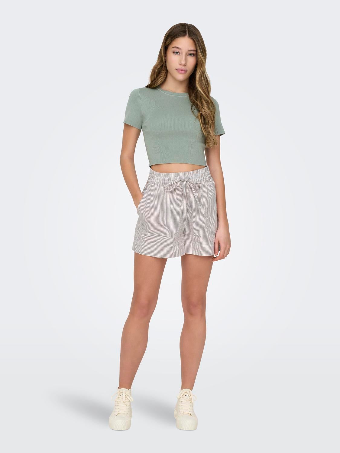 JDYLINNA Mittlere Taille Normal geschnitten Shorts