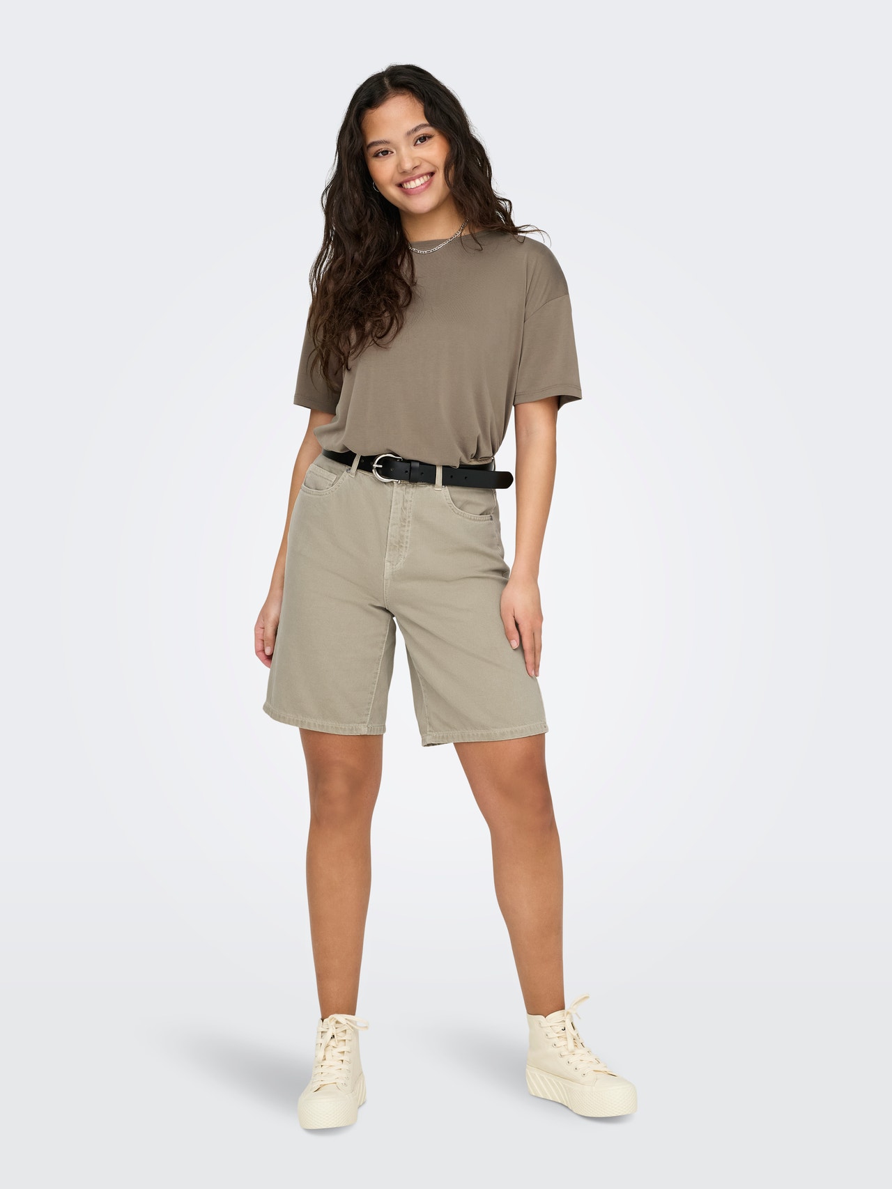 ONLY Locker geschnitten Mittlere Taille Shorts -Plaza Taupe - 15327036