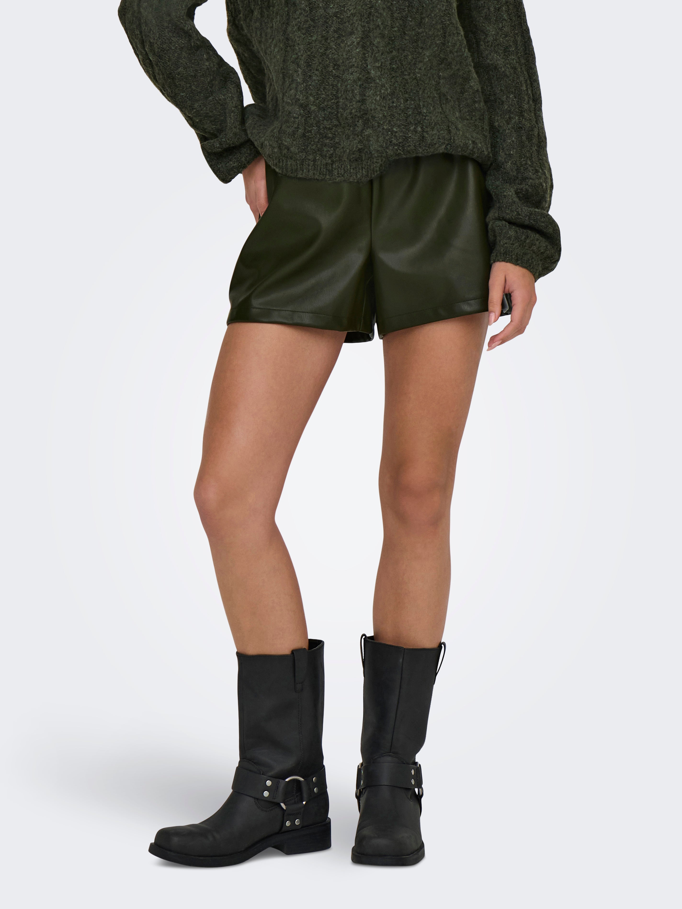 Jdyalaia Mittlere Taille Normal Geschnitten Kunstledershorts