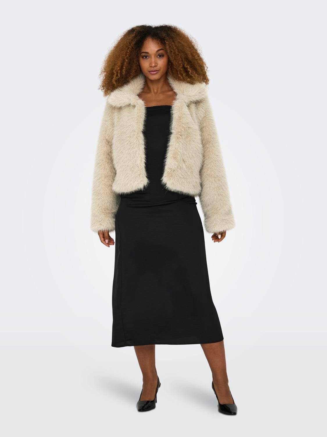 Vici NWT Cruella Pocketed Faux Fur Jacket - Size Medium – Chic Boutique  Consignments