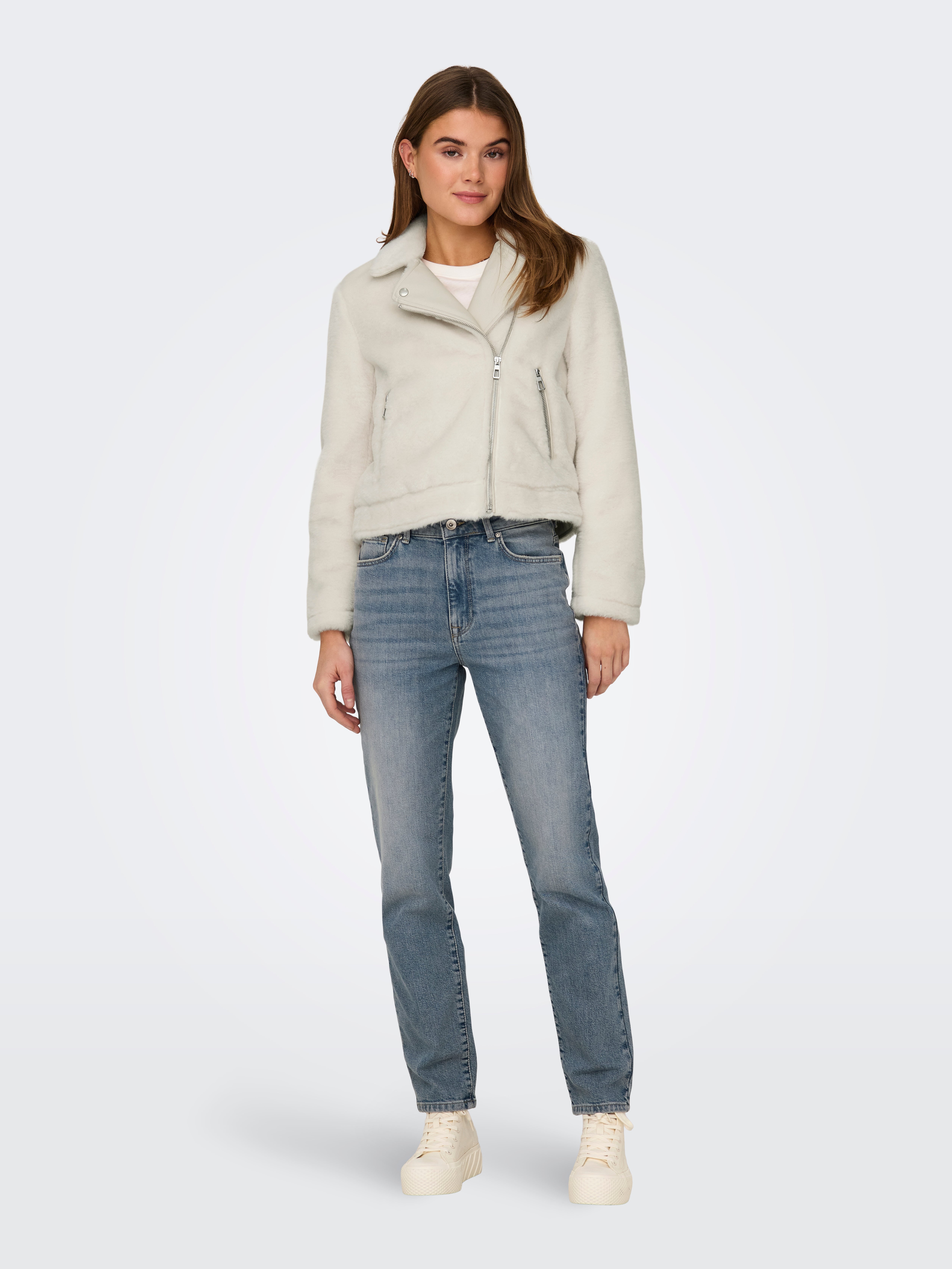 Manteau court en coton blanc italien à col rond et boutons ajourés pour l'automne