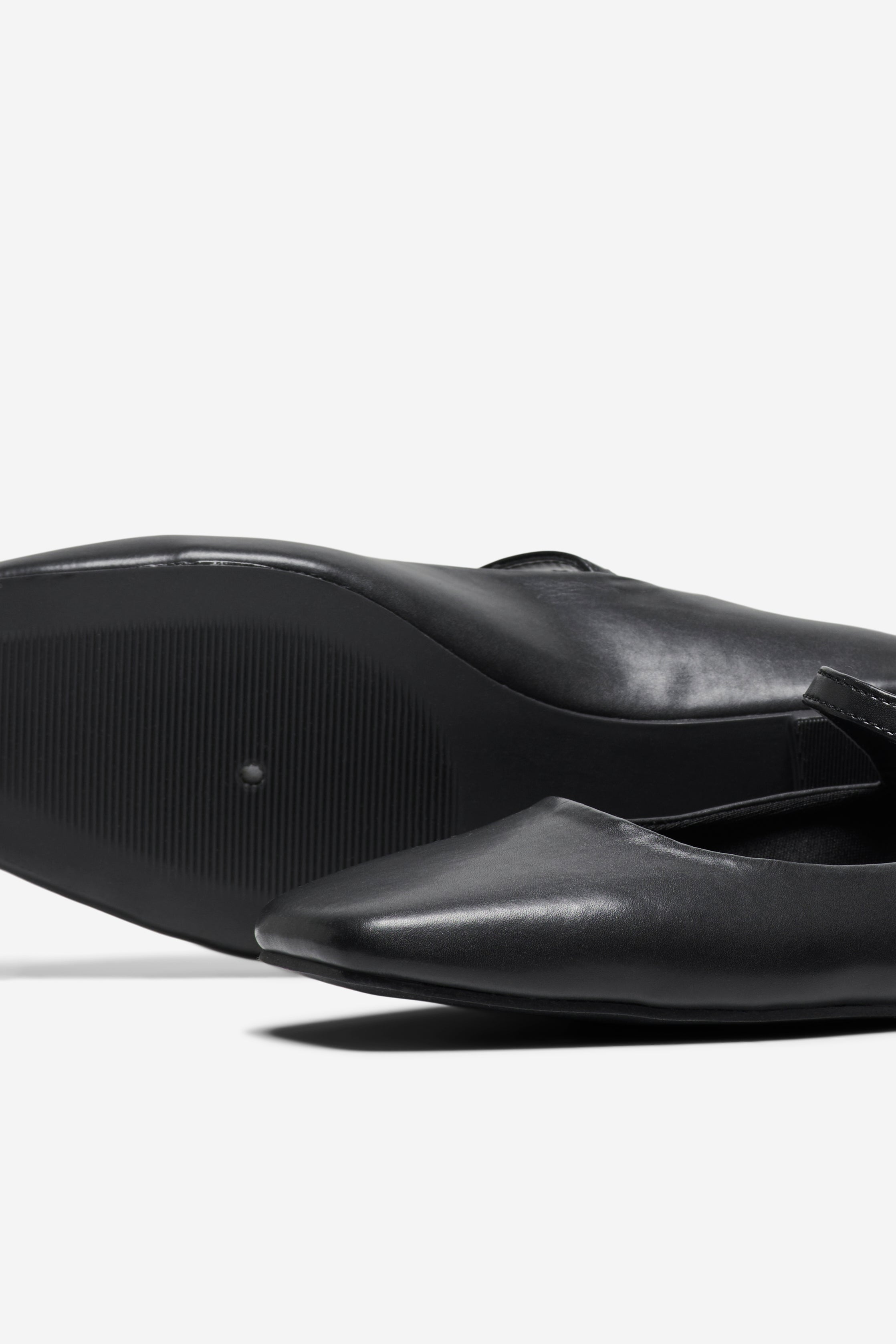 Thumbnail - Onlakira-3 Ballerina