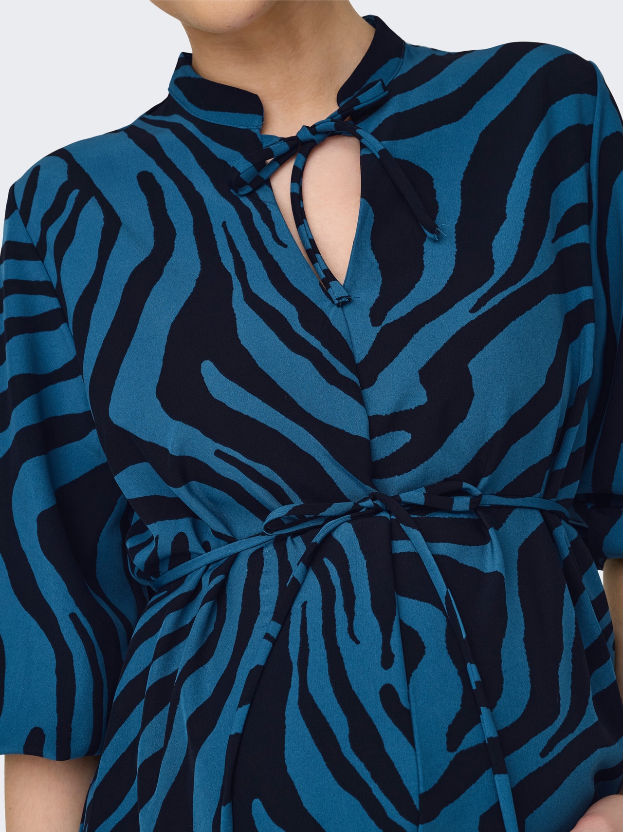 ONLY Normal geschnitten V-Ausschnitt Elastische Bündchen Ballonärmel Kurzes Kleid -Déja Vu Blue - 15330694