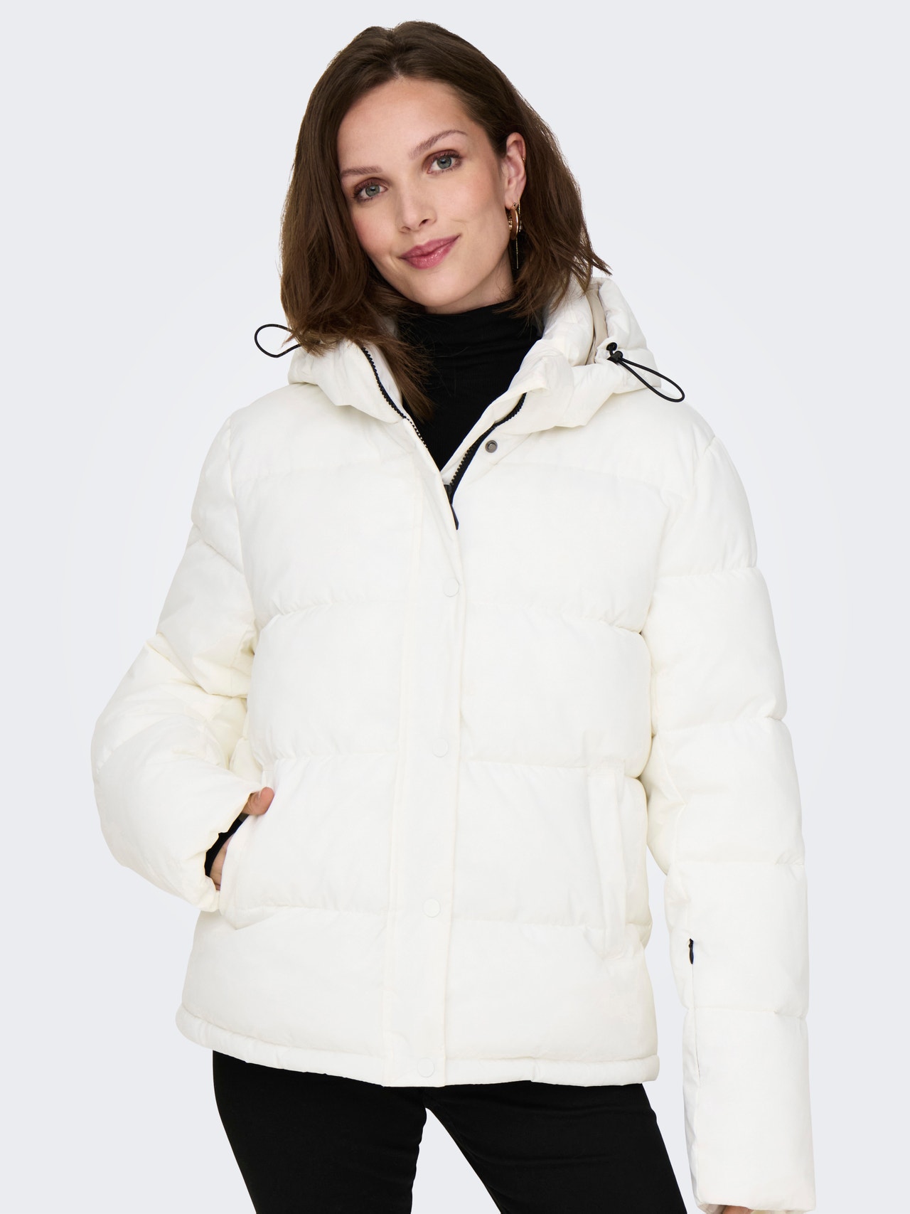 ONLY Visoka stojeća ogrlica Olujne manžete kako bi se spriječio ulazak vjetra Prošivena jakna -Bright White - 15332825