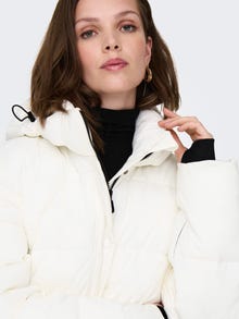 ONLY Visoka stojeća ogrlica Olujne manžete kako bi se spriječio ulazak vjetra Prošivena jakna -Bright White - 15332825