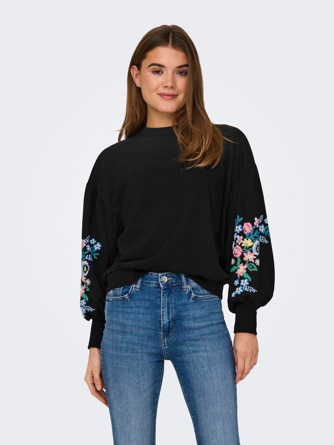 ONLY O-neck sweatshirt with embroidery -Black - 15332880