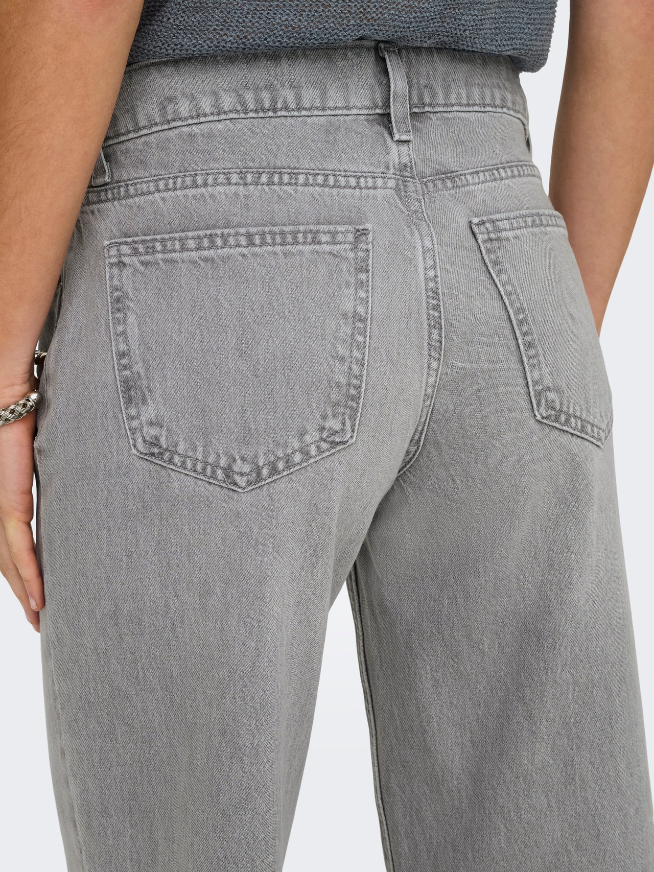 Barb Gris LS bilan jinsiy aloqa Barb Gris LS bilan jinsiy aloqa