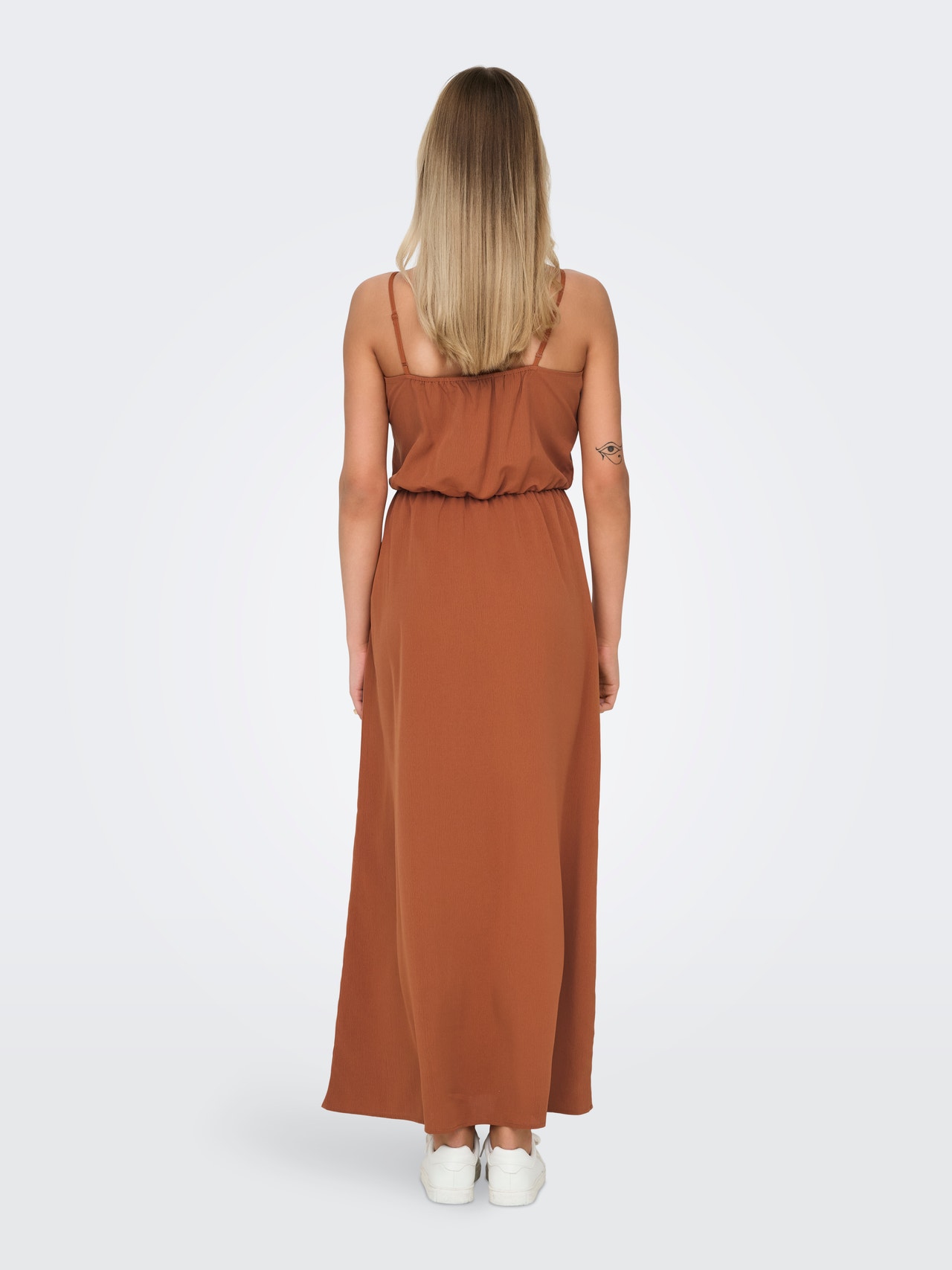 ONLY Regular fit O-hals Verstelbare schouderbanden Lange jurk -Mocha Bisque - 15335556