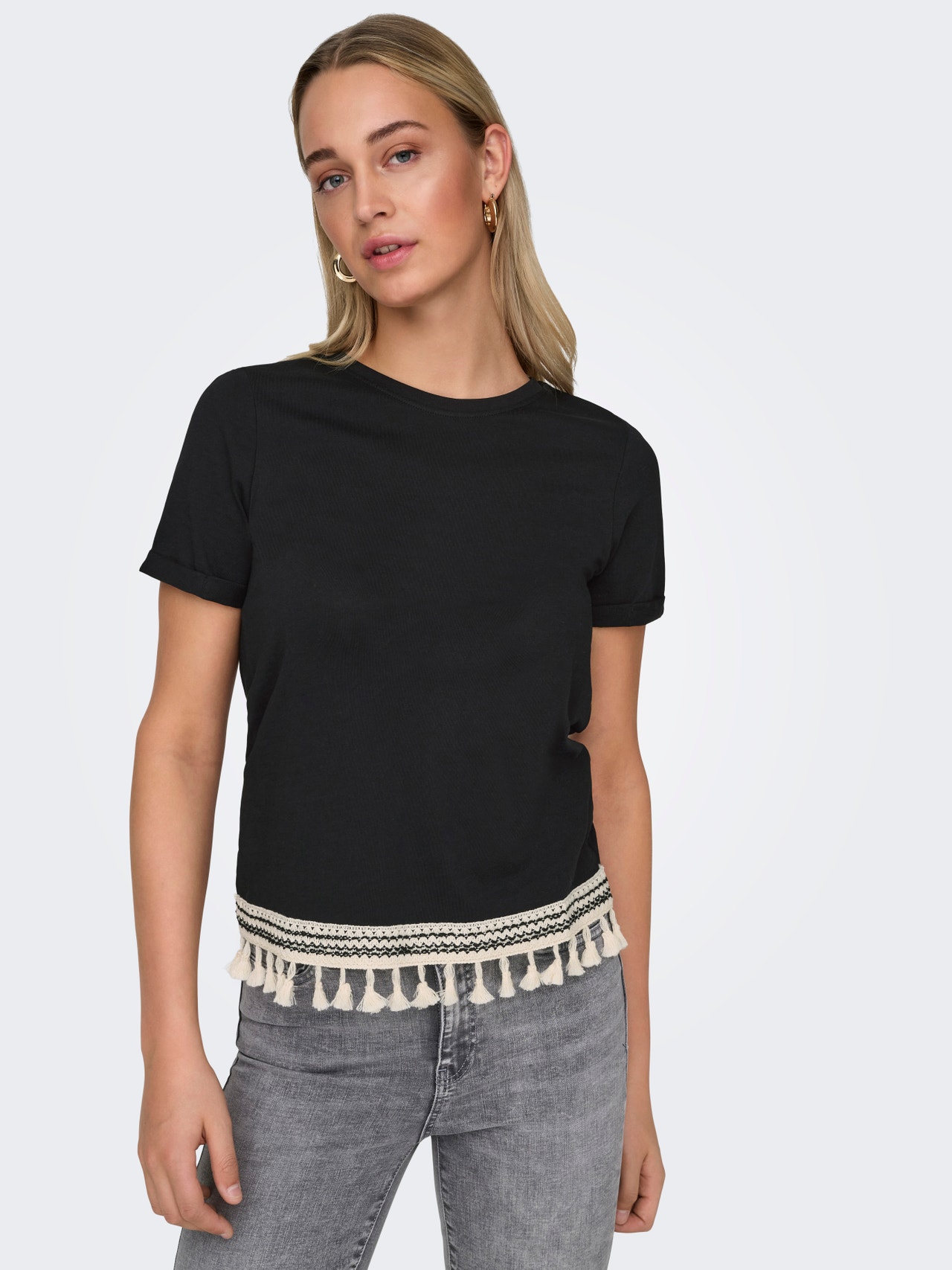 ONLY T-shirt med frynser forneden  -Black - 15337710